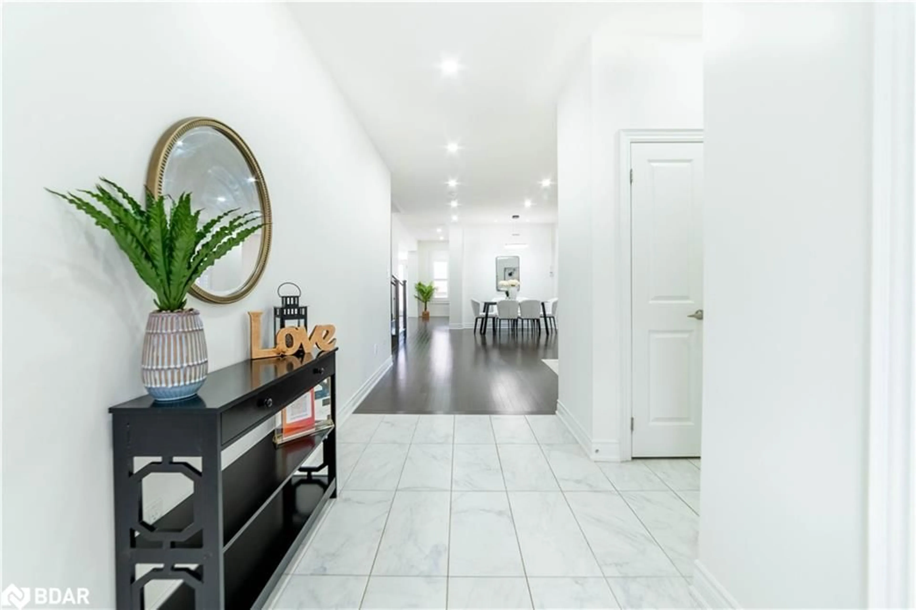 Indoor entryway for 1267 Raspberry Terrace, Milton Ontario L9E 1N1