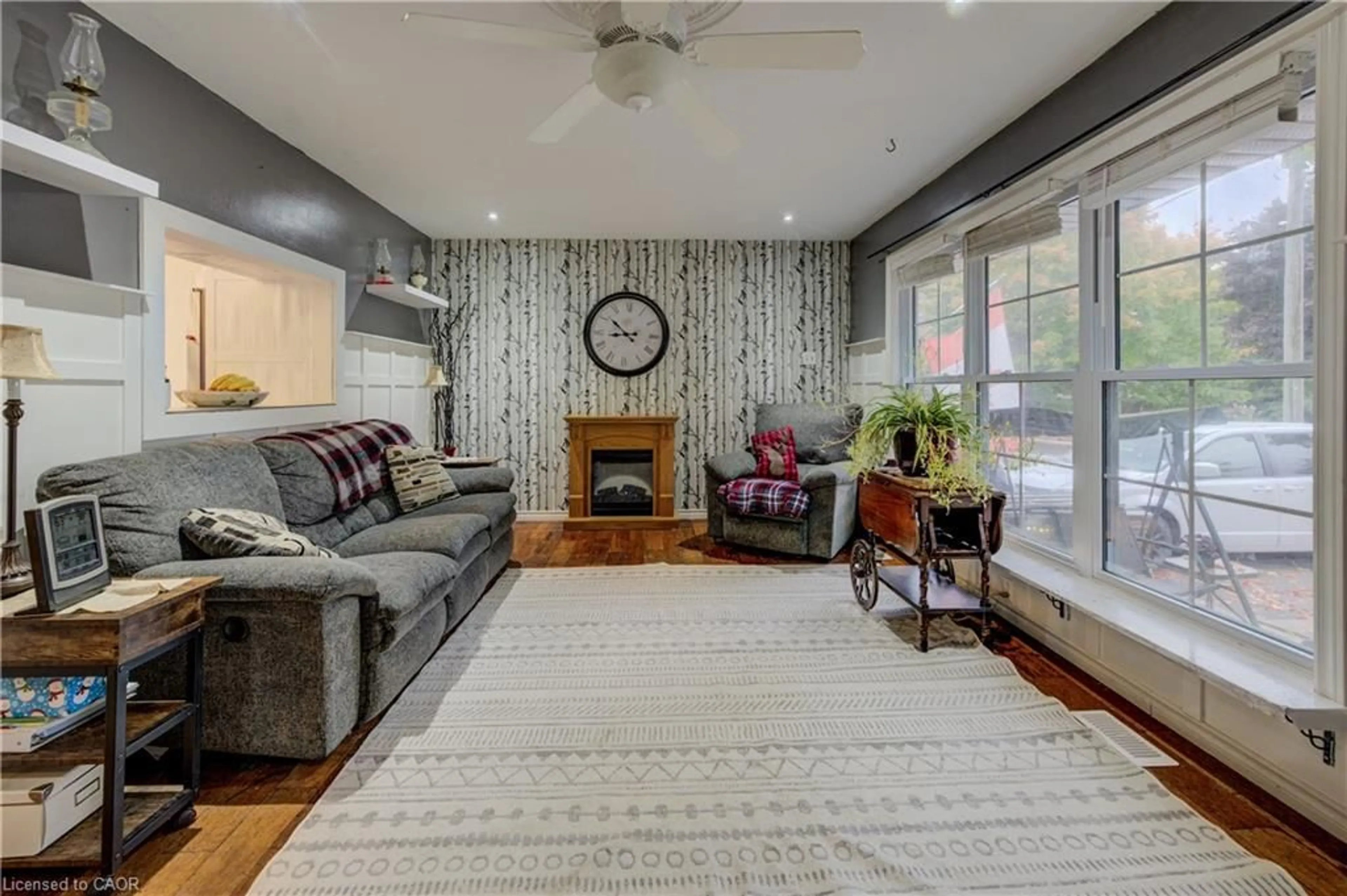 Living room with furniture, unknown for 434 Hill St, Fergus Ontario N1M 1H7