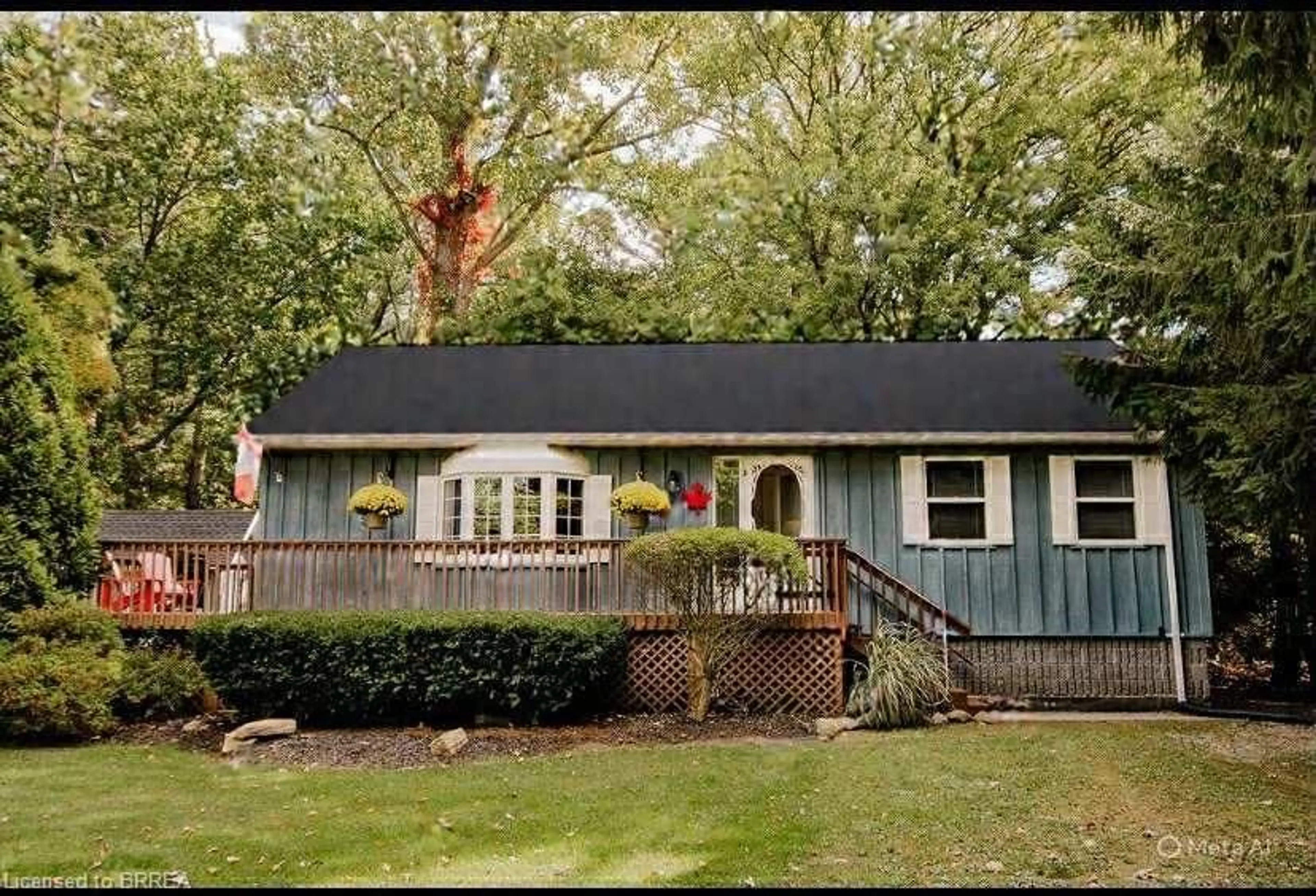 Home with vinyl exterior material, street for 9928 Superior St, Port Franks Ontario N0M 2L0
