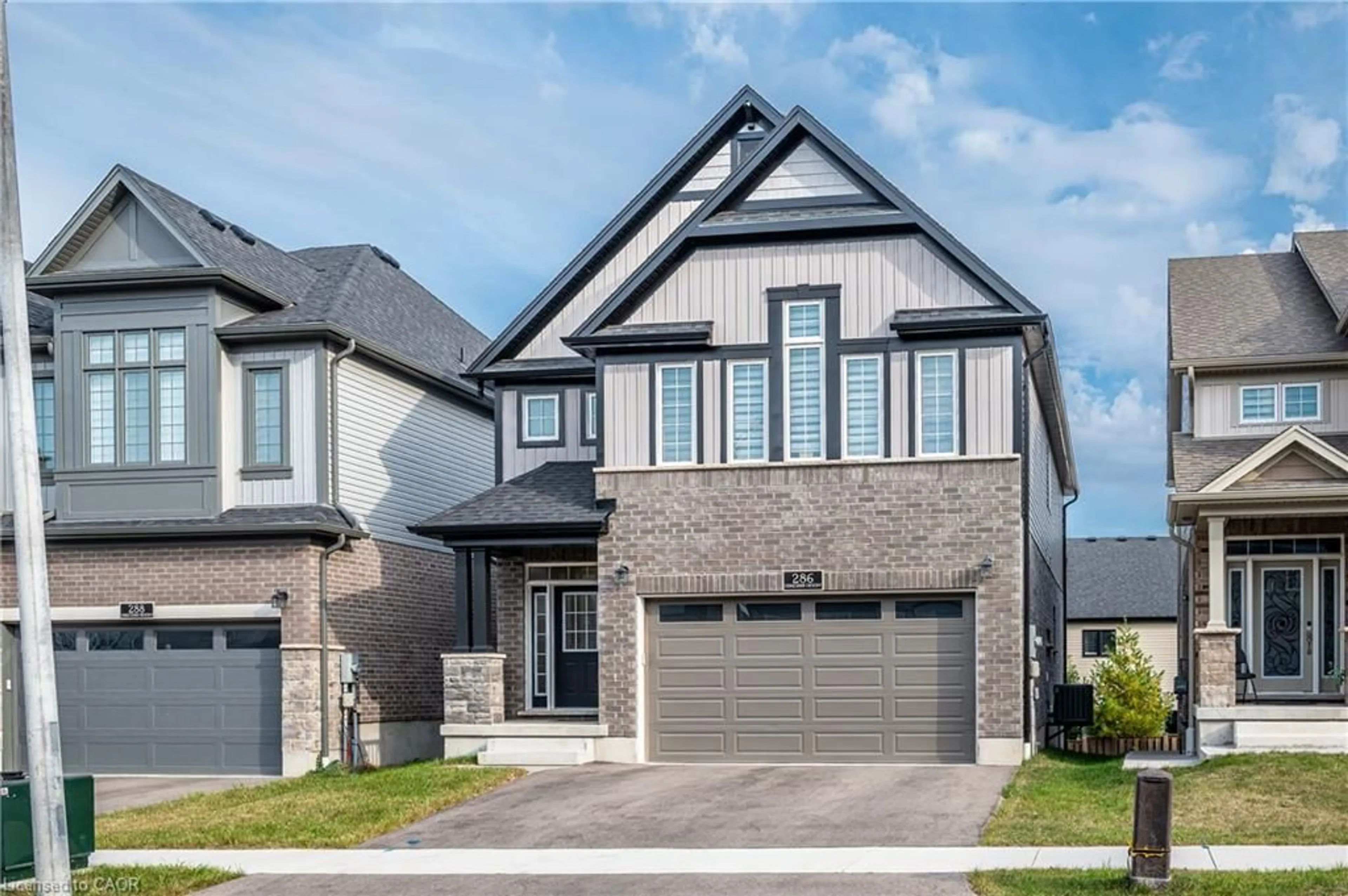Home with brick exterior material, street for 286 Chokecherry Cres, Waterloo Ontario N2V 0C3