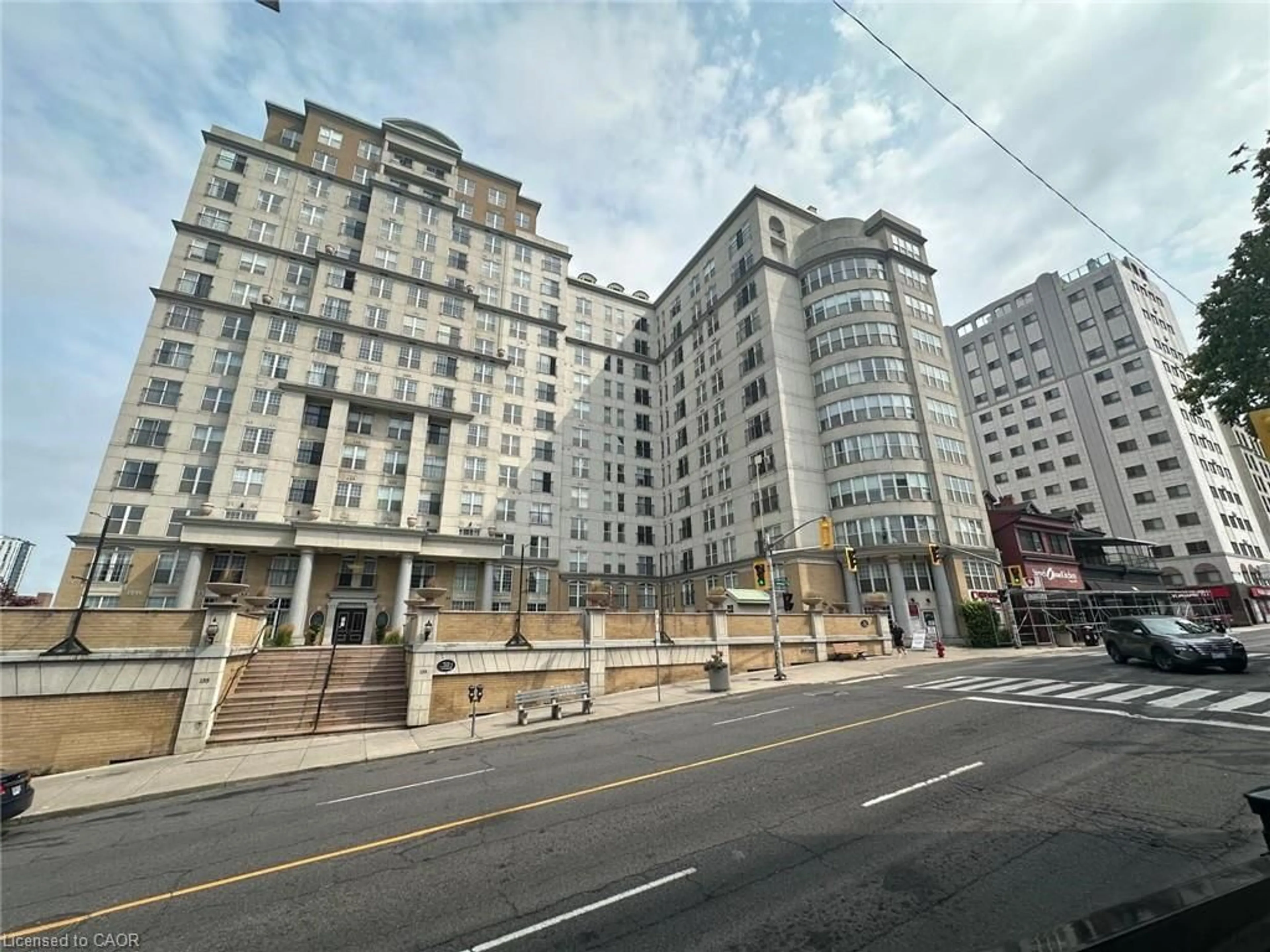 Blurry image for 135 James St #409, Hamilton Ontario L8P 2Z6
