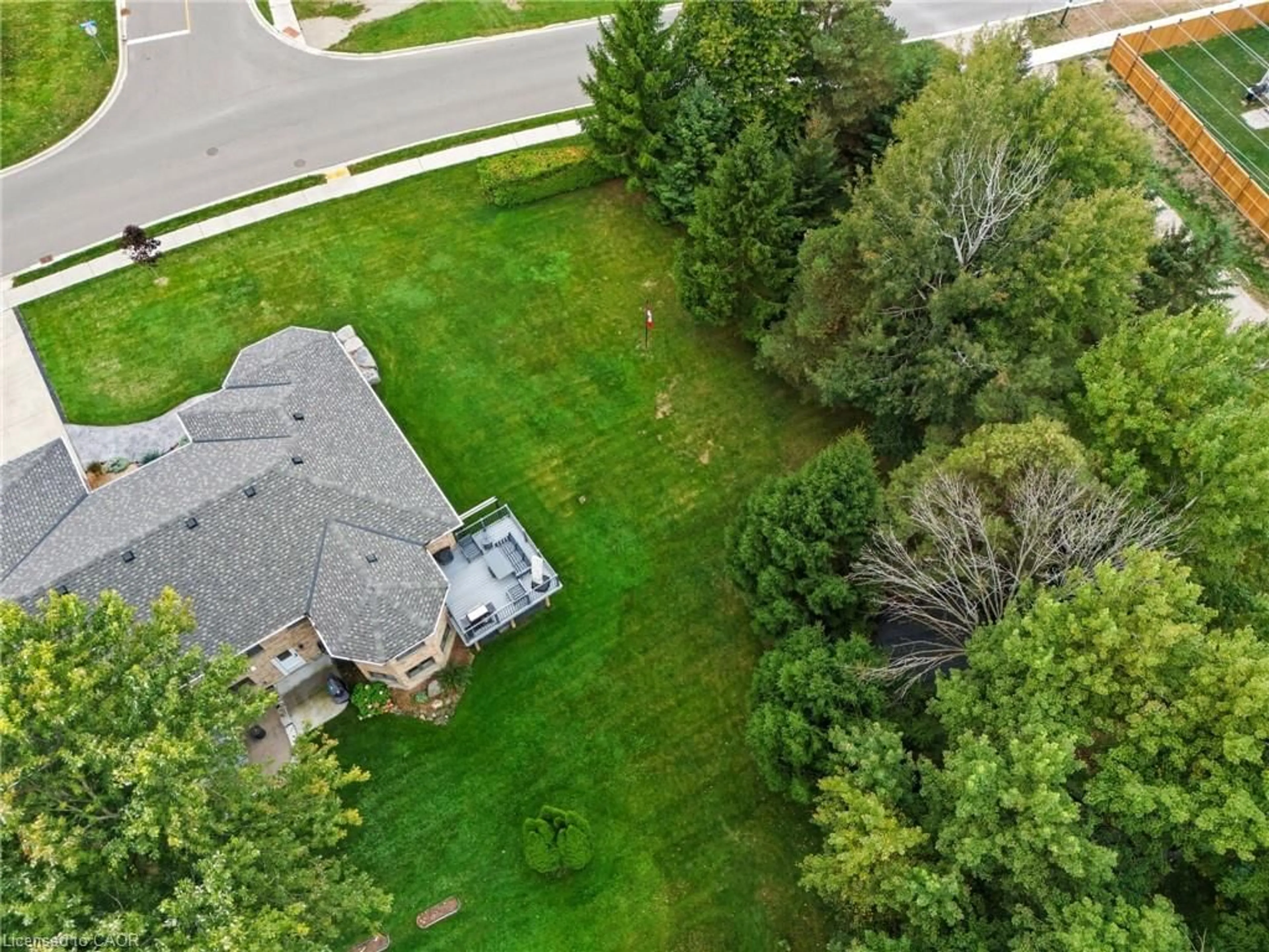 A pic from outside/outdoor area/front of a property/back of a property/a pic from drone, unknown for 29 Mcdonald St, Listowel Ontario N4W 1K5