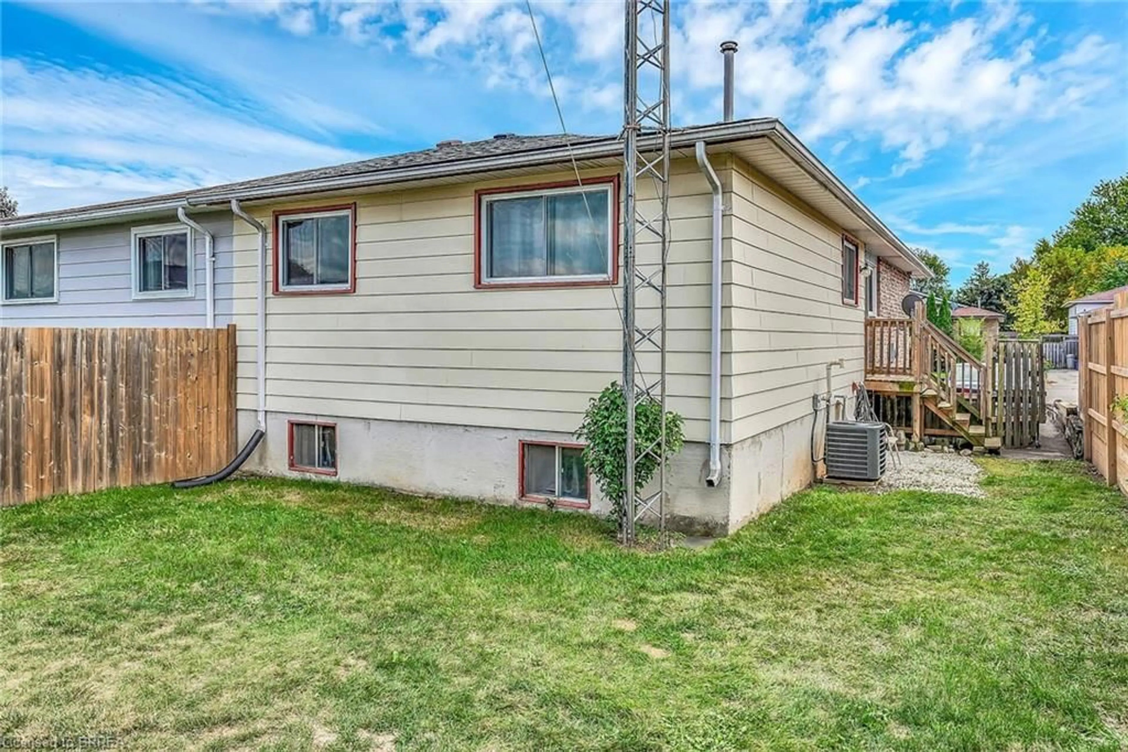 Unknown for 8 Maple Cres, Paris Ontario N3L 3R4