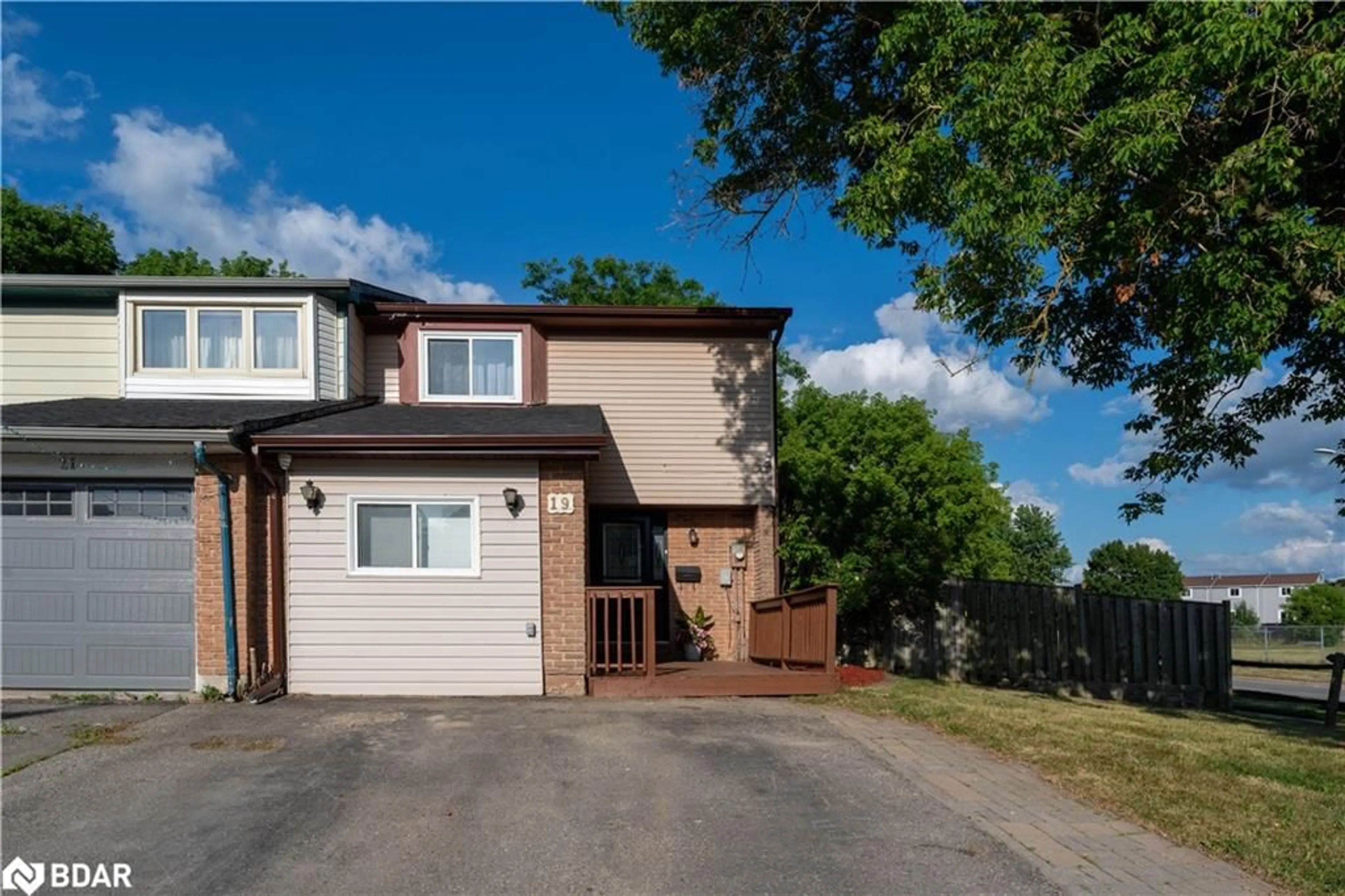 A pic from outside/outdoor area/front of a property/back of a property/a pic from drone, street for 19 Burbank Cres, Orangeville Ontario L9W 3E6