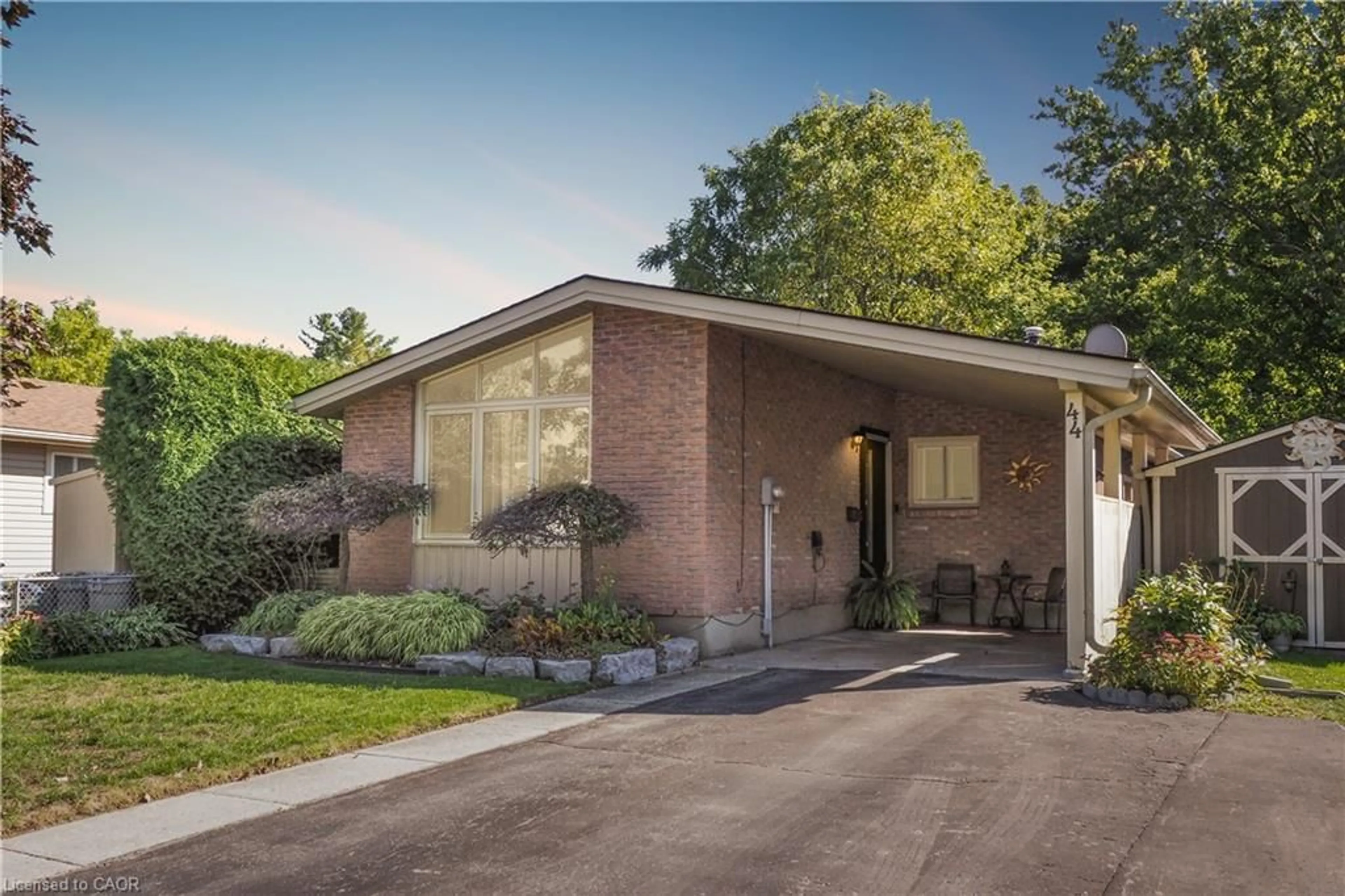 Home with brick exterior material, street for 44 Milton Ave, Cambridge Ontario N3C 2Y4