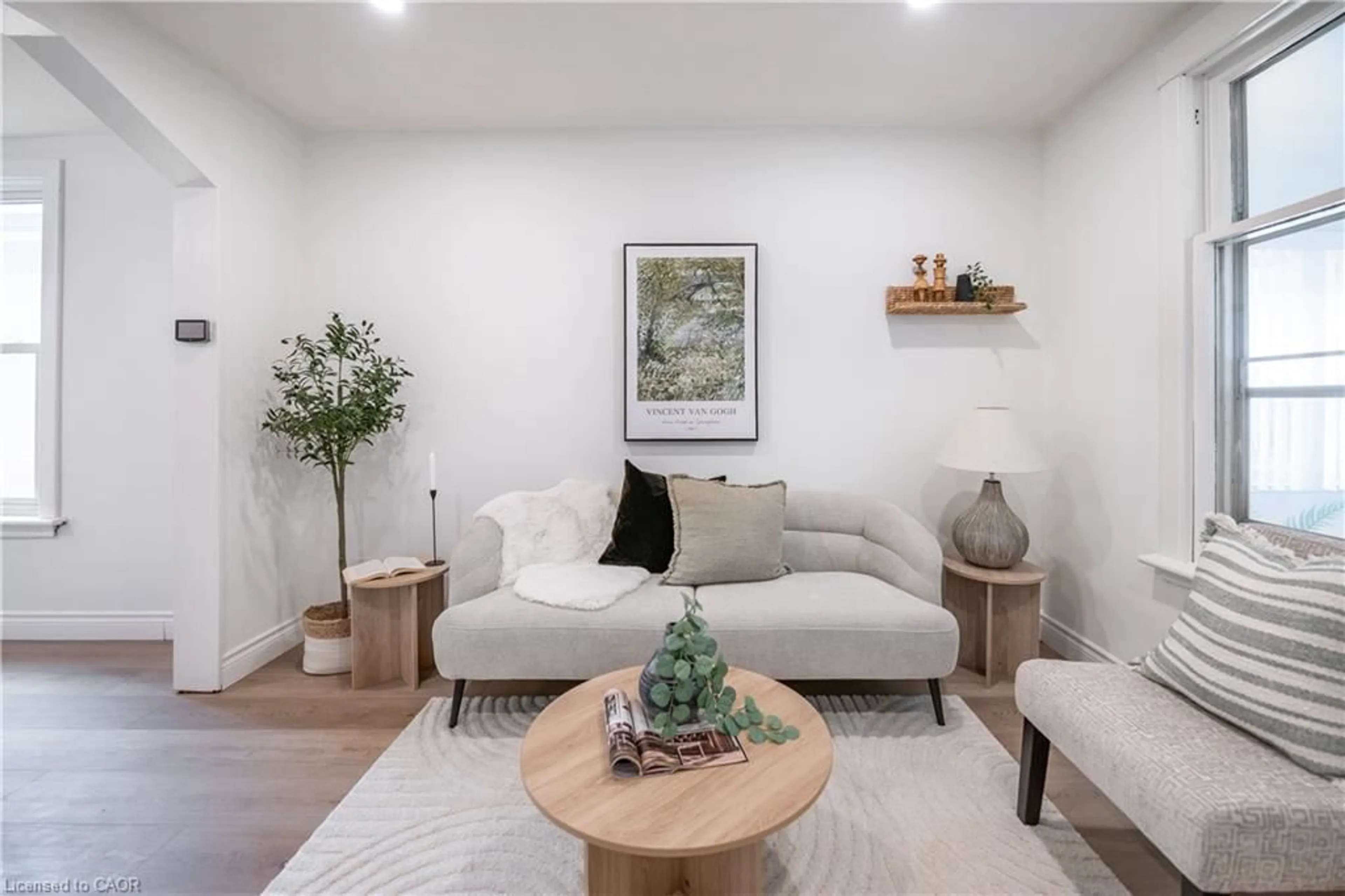 Living room with furniture, unknown for 390 Paling Ave, Hamilton Ontario L8H 5K2