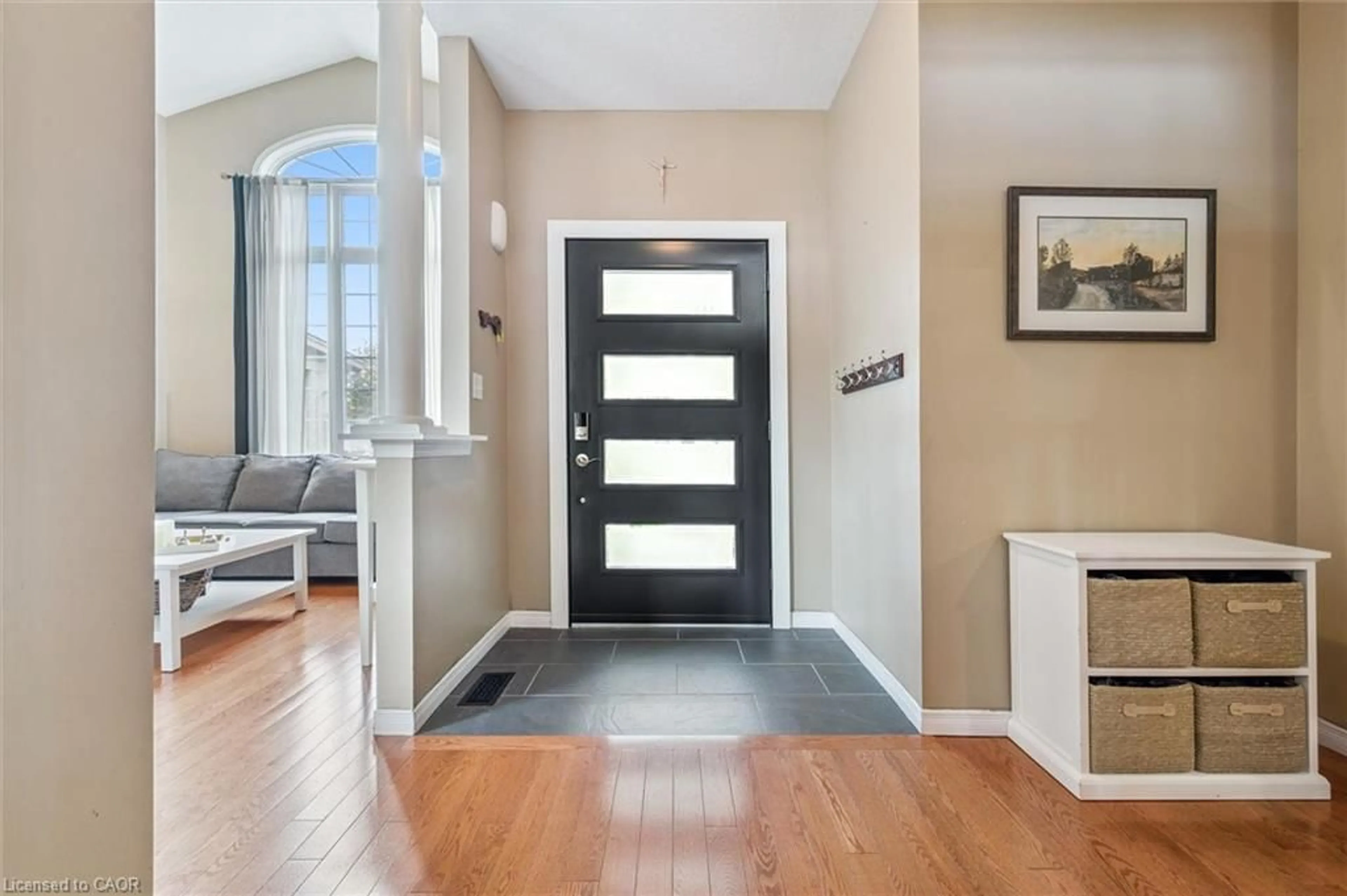 Indoor entryway for 232 Laurel Springs Crt, Kitchener Ontario N2N 3N8