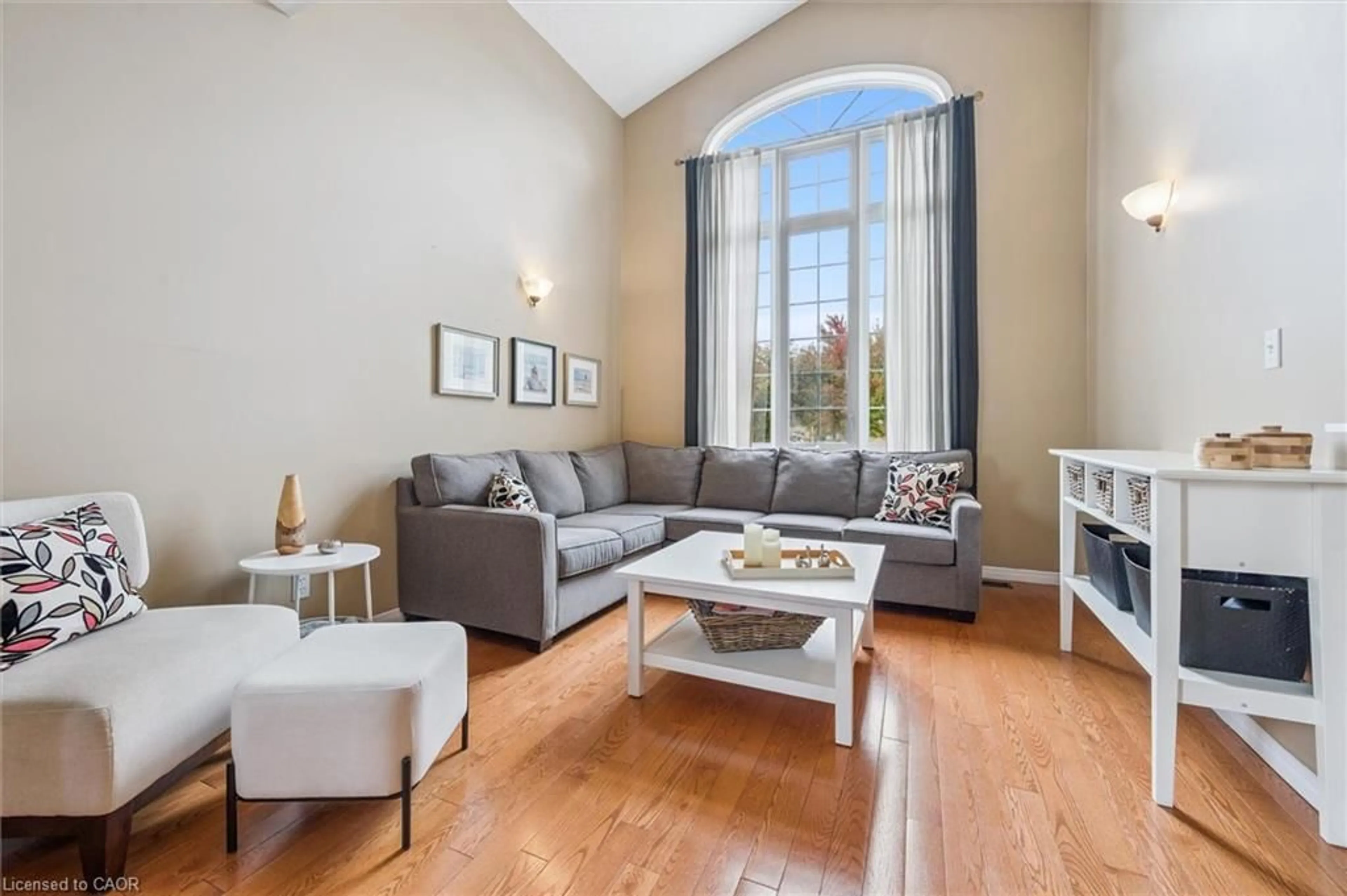 Living room with furniture, unknown for 232 Laurel Springs Crt, Kitchener Ontario N2N 3N8