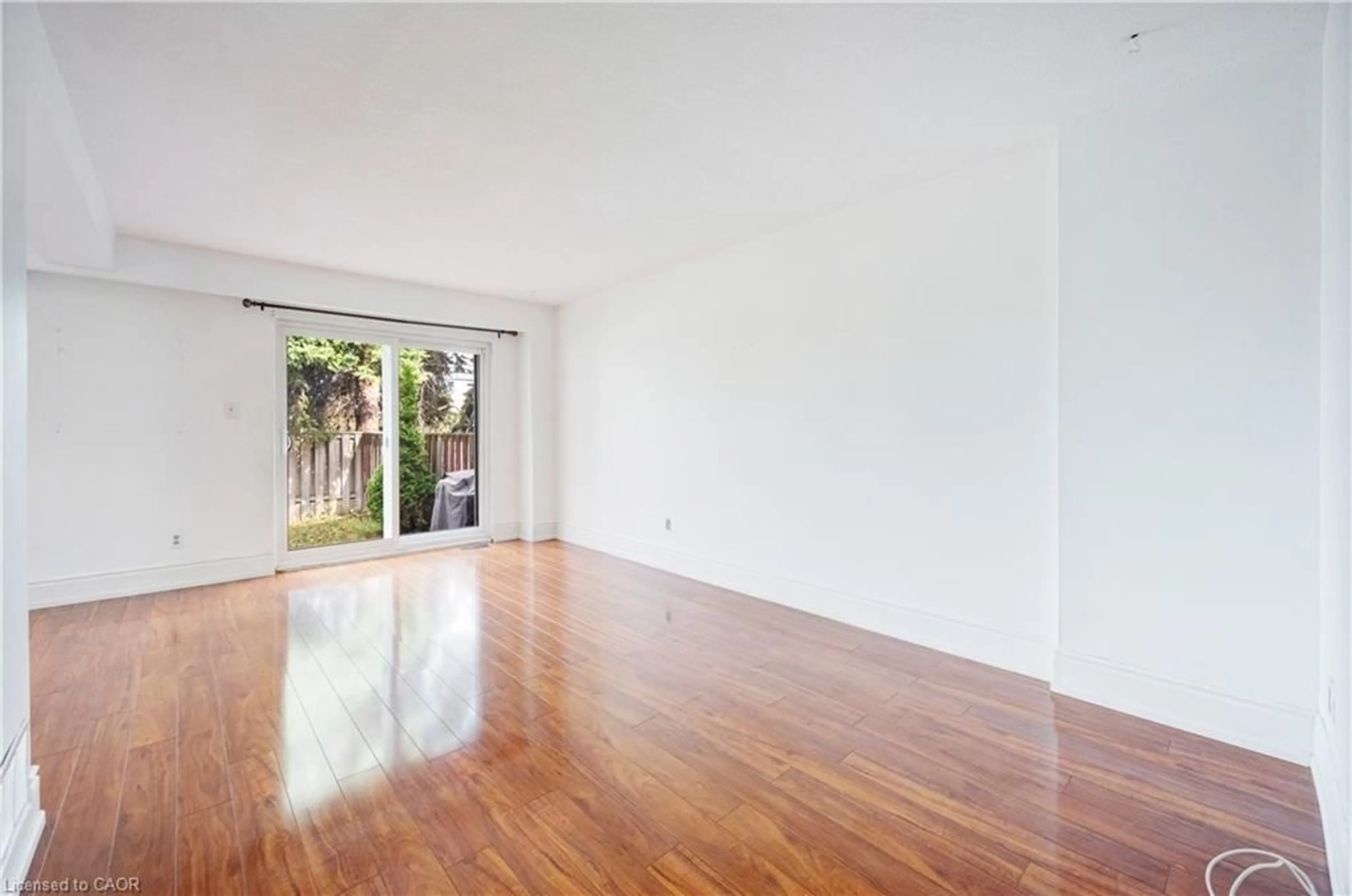 A pic of a room for 3430 Brandon Gate Dr #31, Mississauga Ontario L4T 3T4