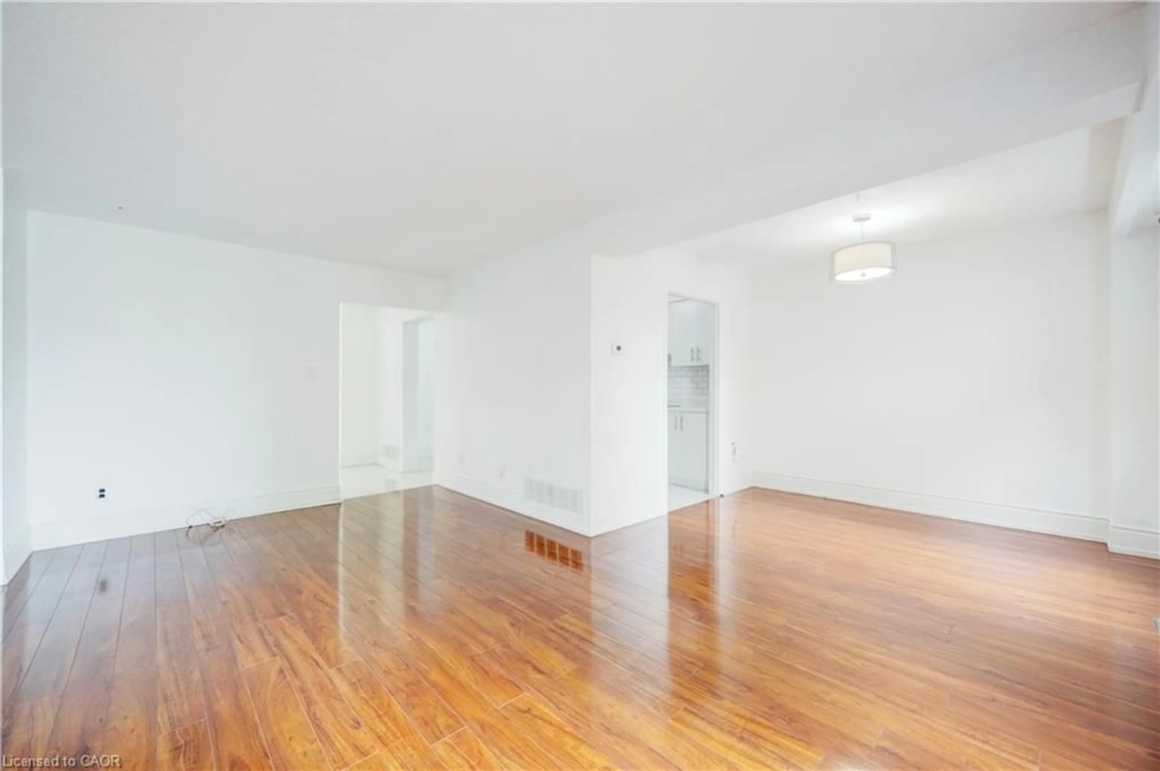 A pic of a room for 3430 Brandon Gate Dr #31, Mississauga Ontario L4T 3T4