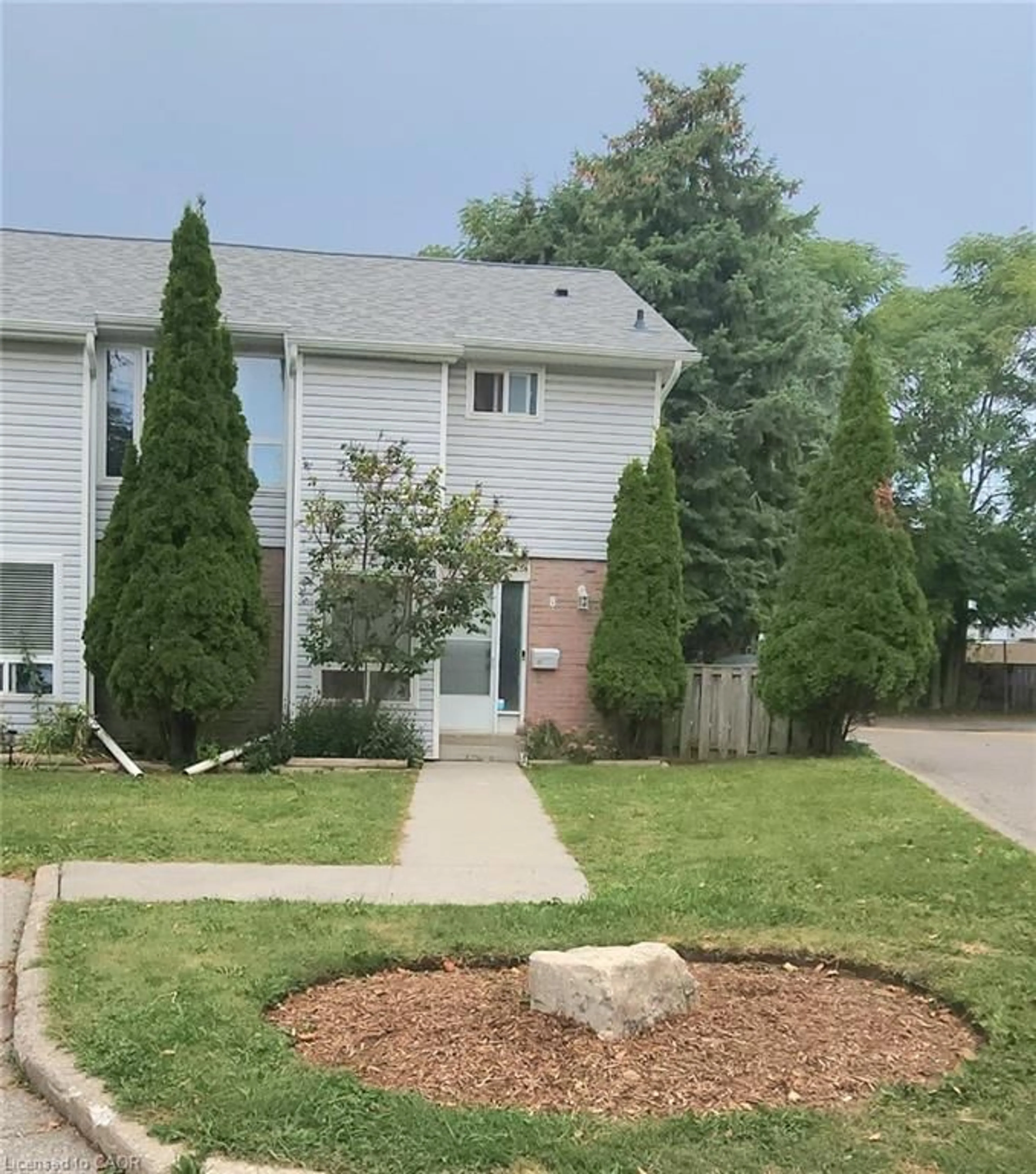 Unknown for 32 Mowat Blvd #8, Kitchener Ontario N2E 1X4