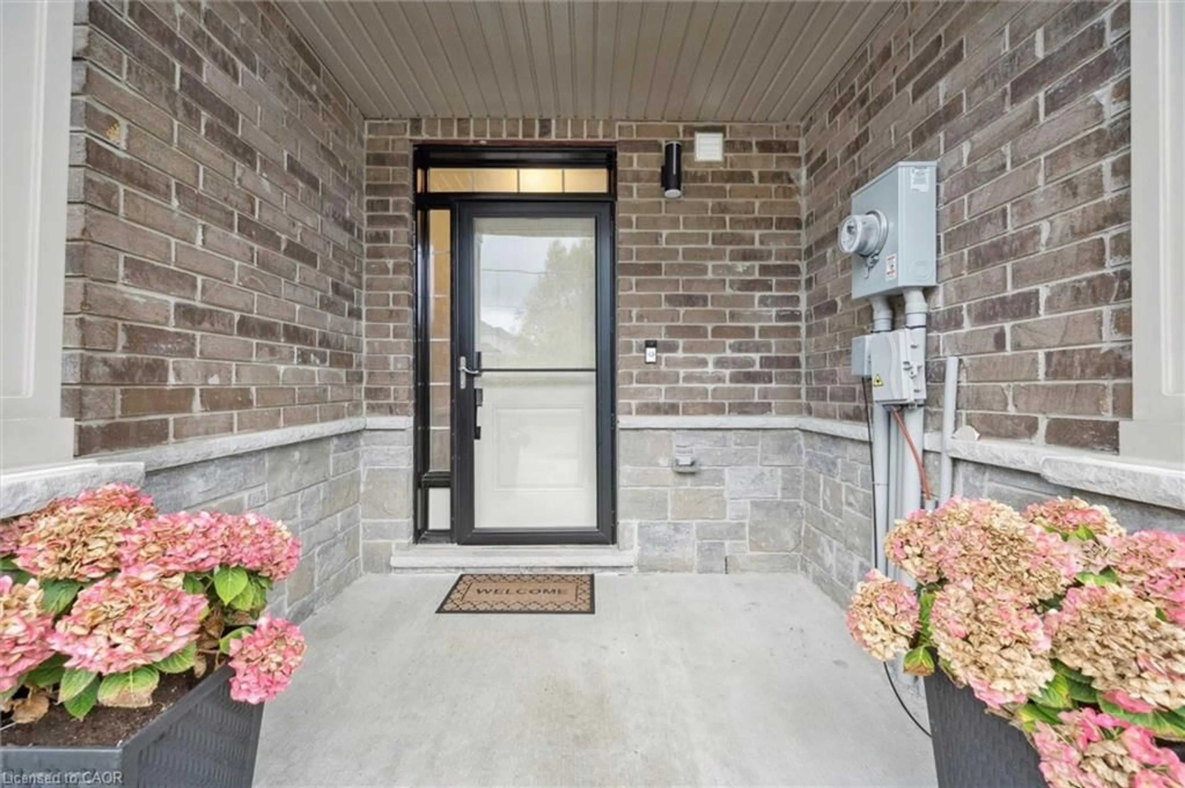 Indoor entryway for 119 Fleming Rd, Guelph Ontario N1E 0M2