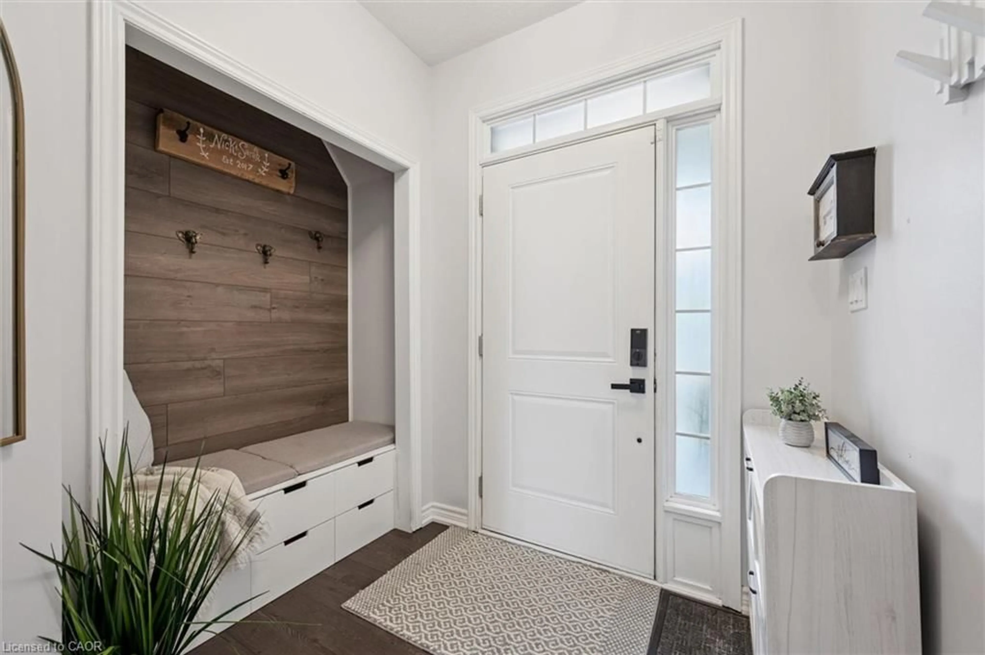 Indoor entryway for 119 Fleming Rd, Guelph Ontario N1E 0M2