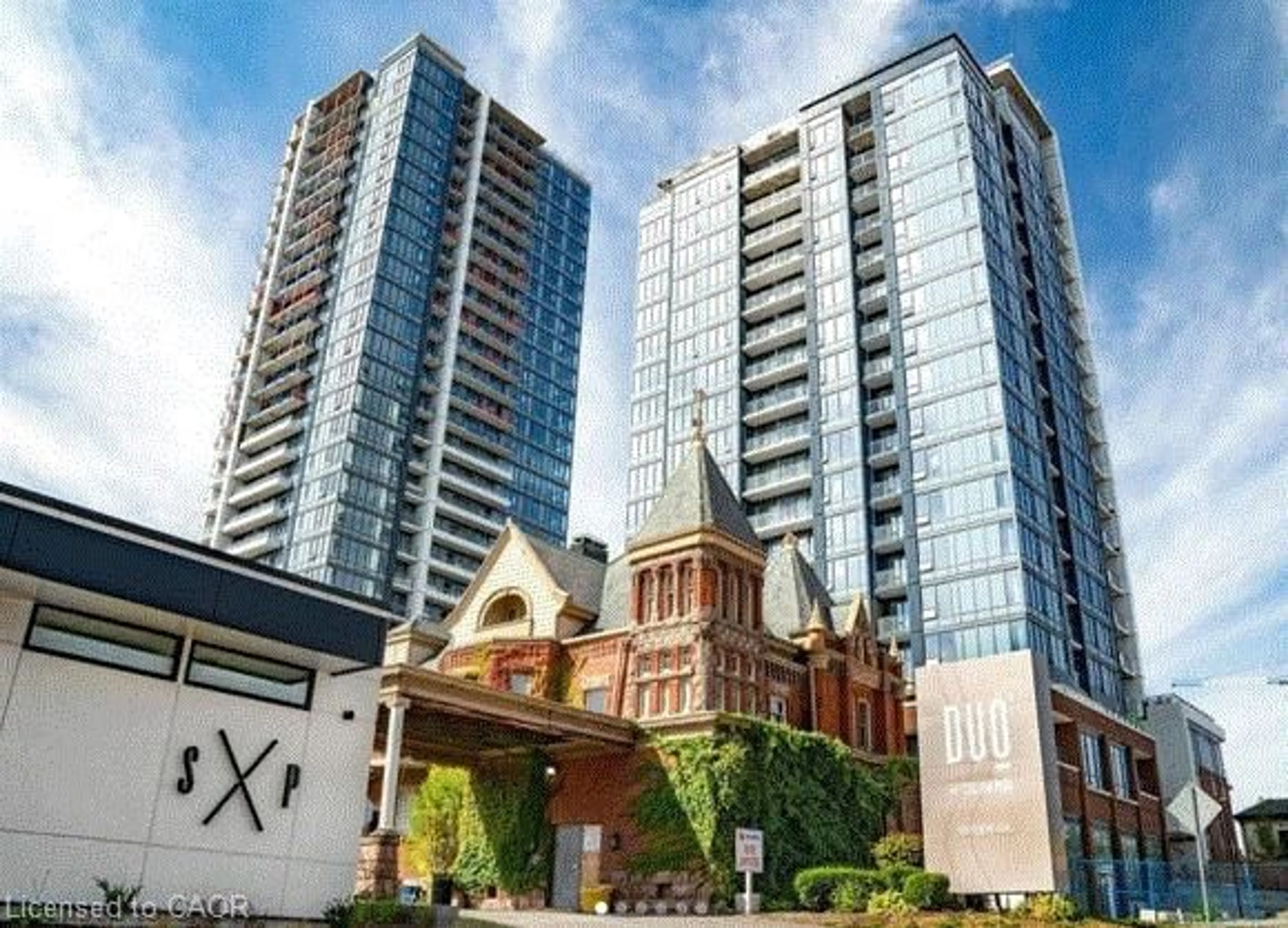 Indoor foyer for 15 Wellington St #1810, Kitchener Ontario N2G 0E4