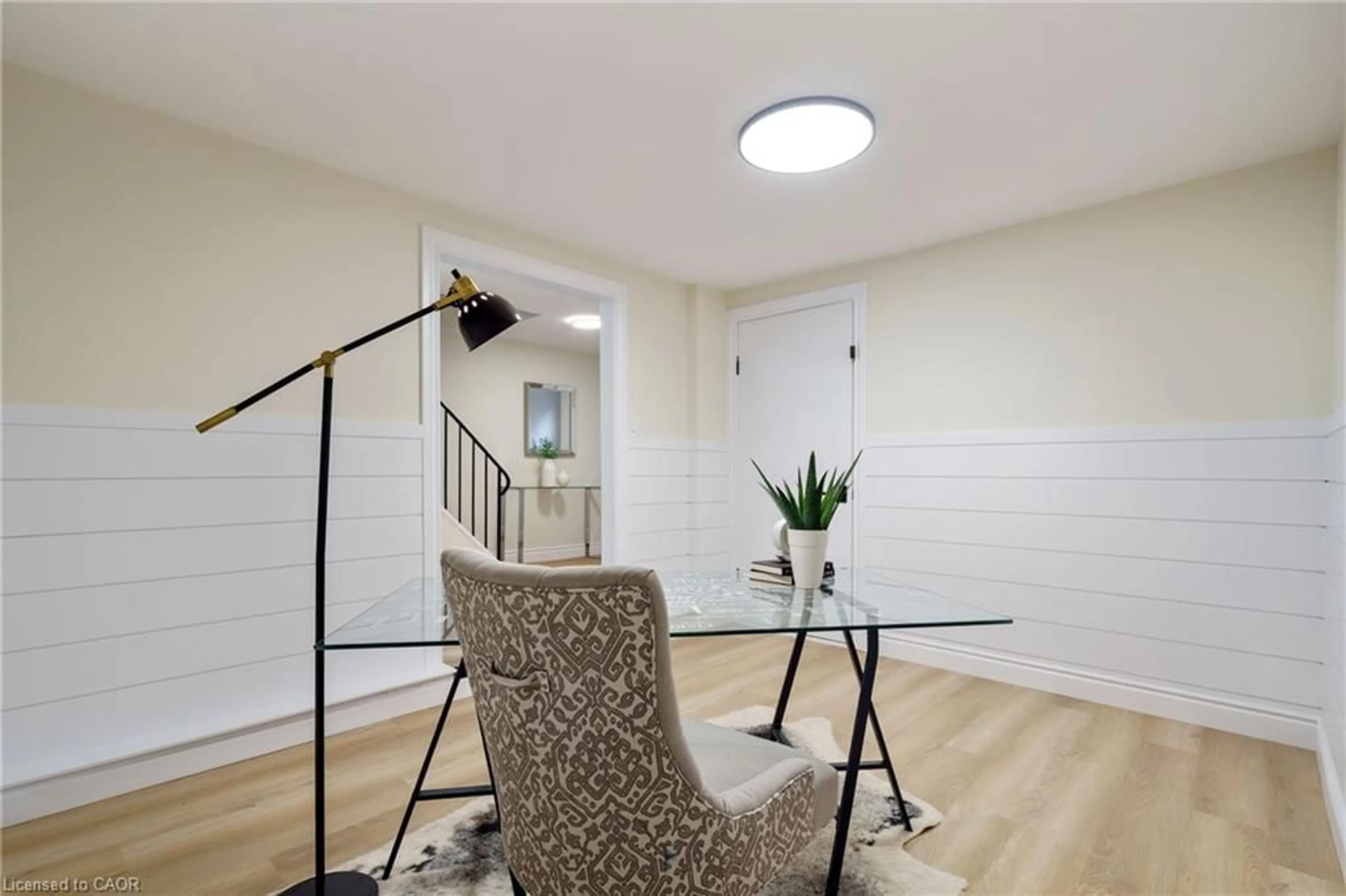 Indoor entryway for 89 Violet Dr, Stoney Creek Ontario L8E 1J7