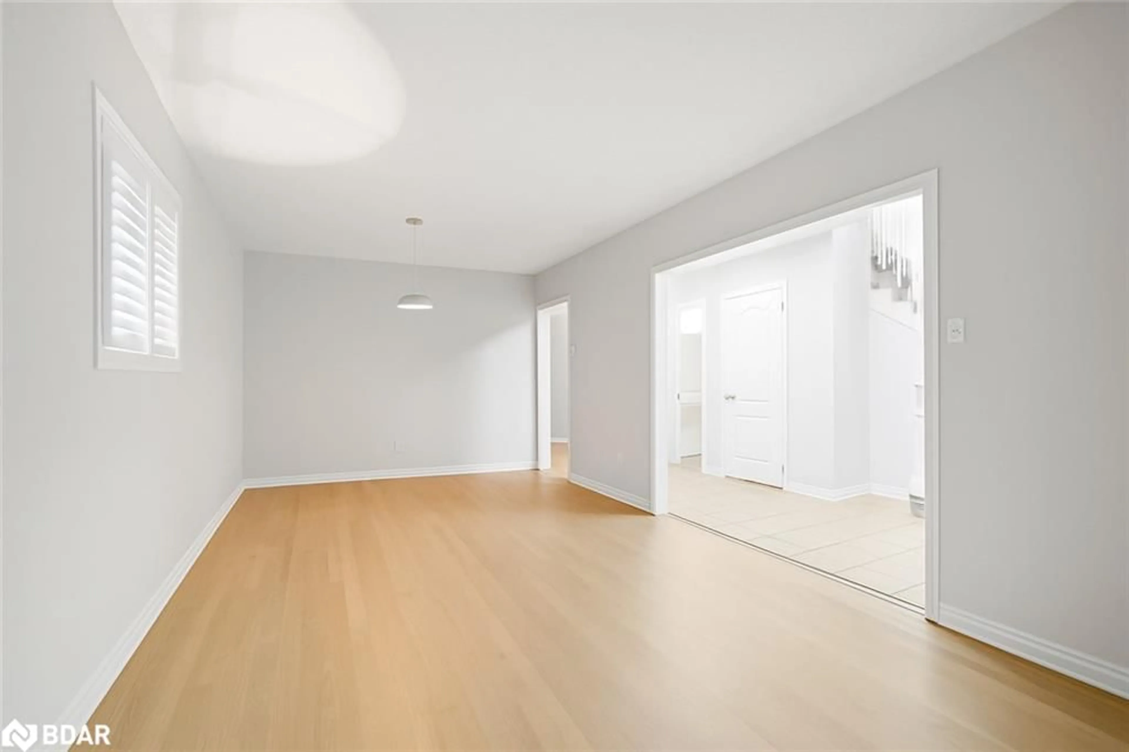 A pic of a room for 6411 Seaver Rd, Mississauga Ontario L5V 2J2