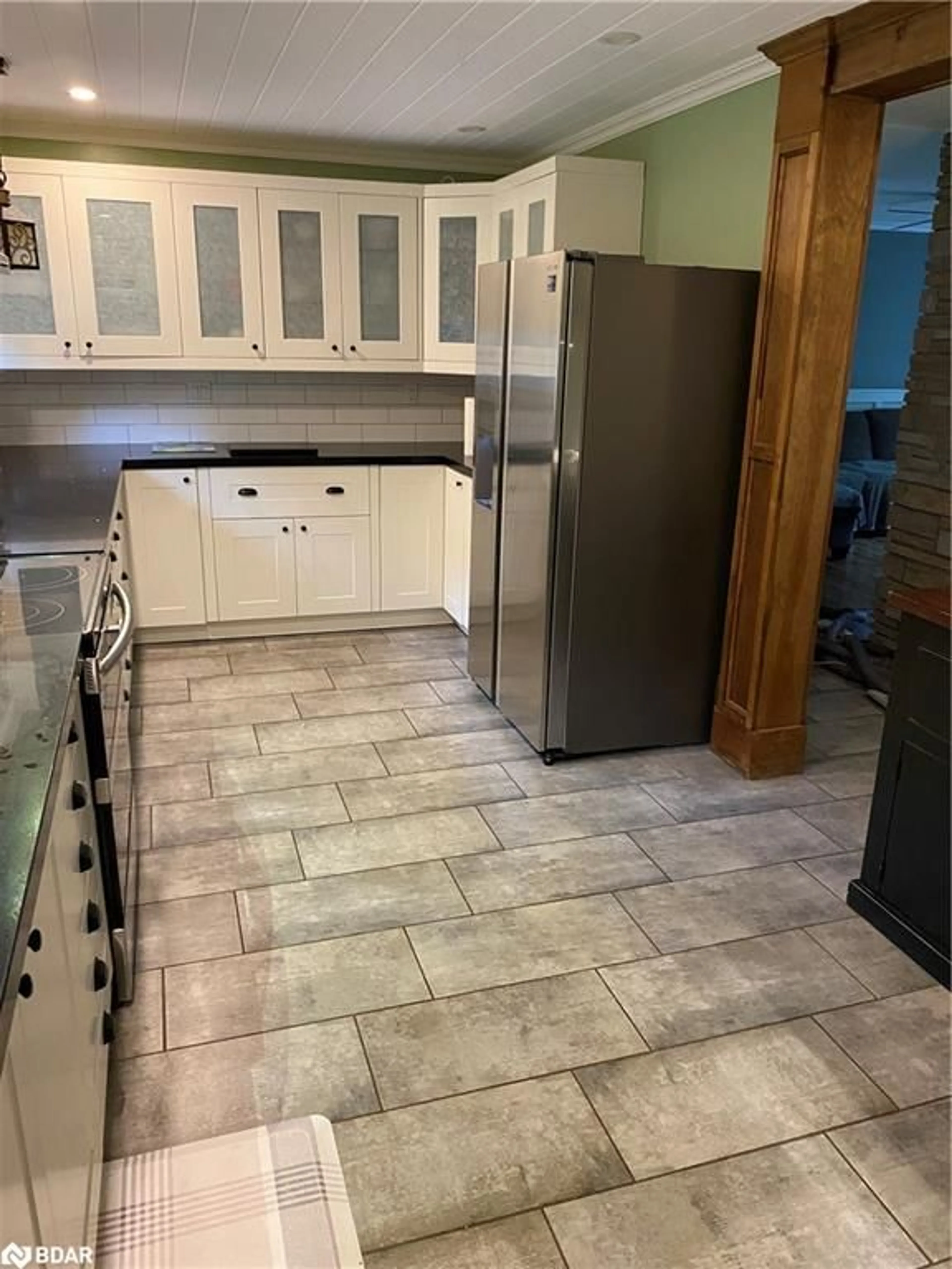 Standard kitchen, ceramic/tile floor for 105 Frederick St, Bracebridge Ontario P1L 0A1