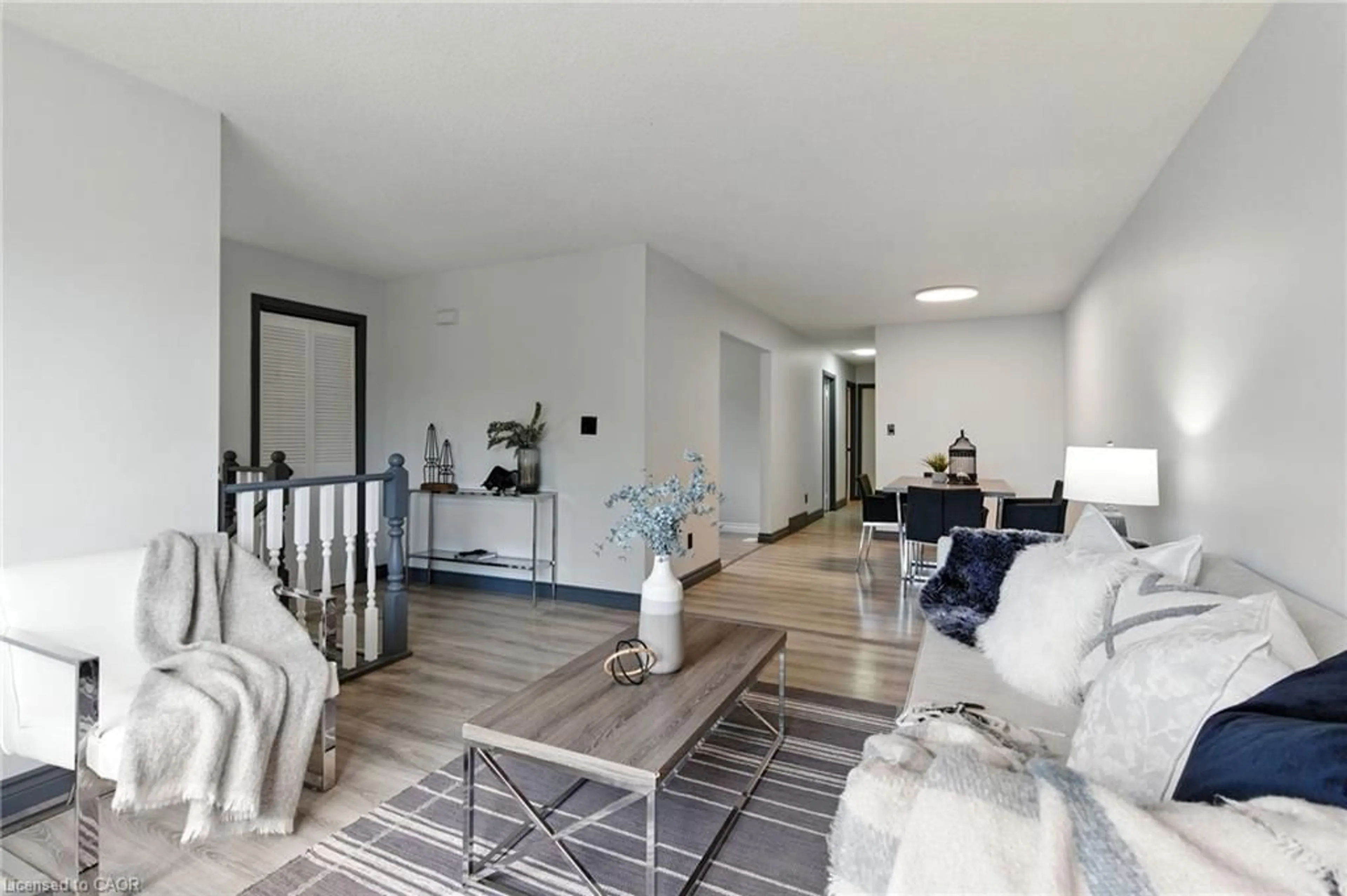 Living room with furniture, unknown for 4928 Hickory Lane, Beamsville Ontario L0R 1B5