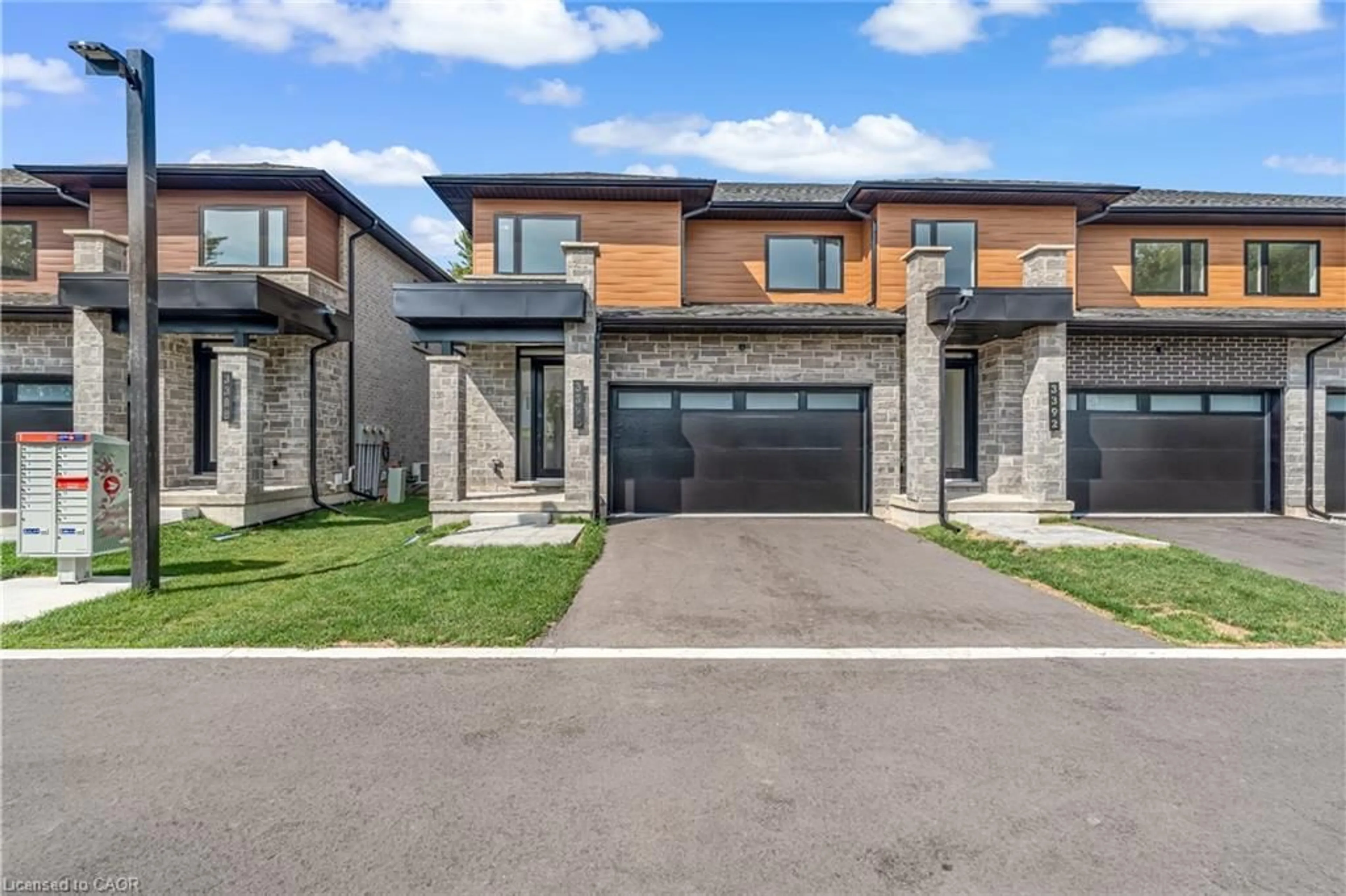 Home with brick exterior material, street for 2154 Walkers Line #6, Burlington Ontario L7M 3R9