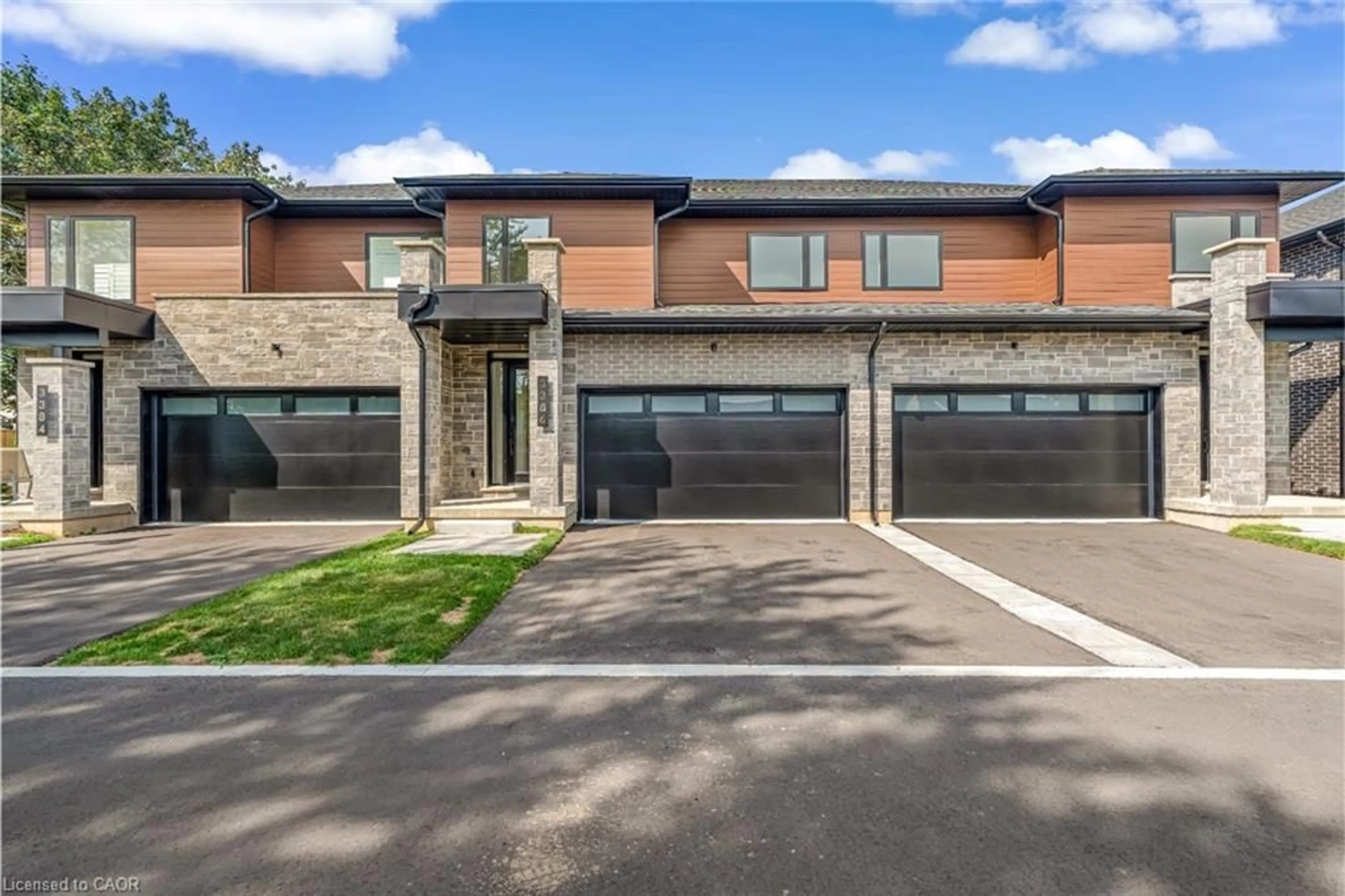 Home with brick exterior material, street for 2154 Walkers Line #8, Burlington Ontario L7M 3R9