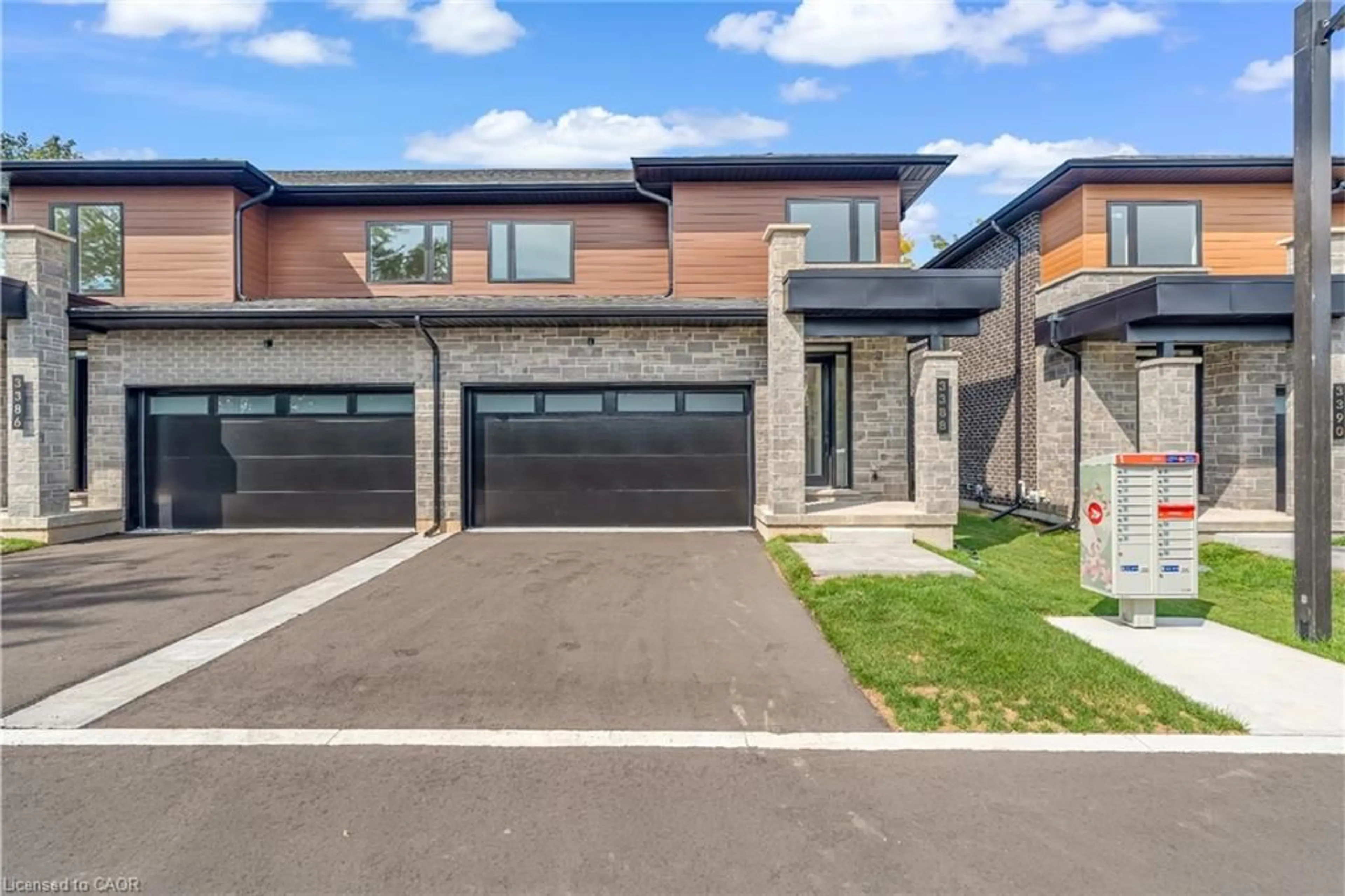 Home with brick exterior material, street for 2154 Walkers Line #7, Burlington Ontario L7M 3R9