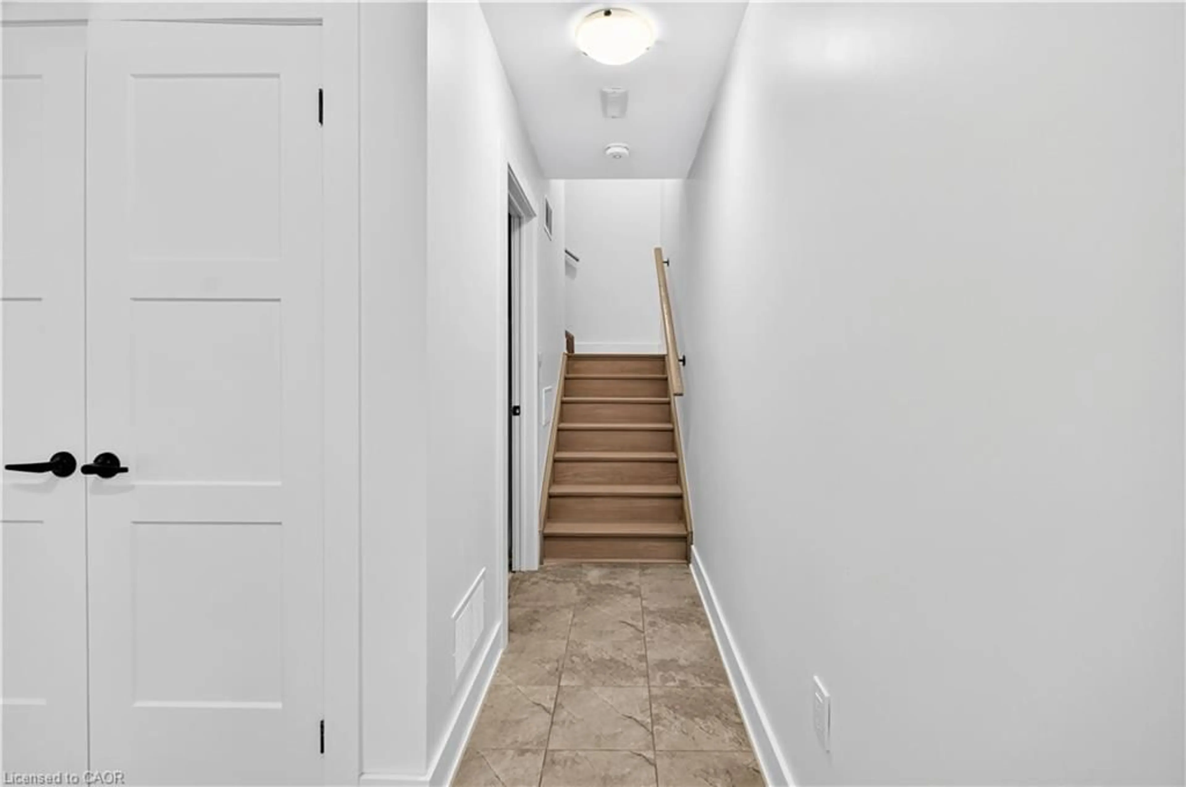 Unknown for 29 Wagon Lane, Barrie Ontario L9J 0V4
