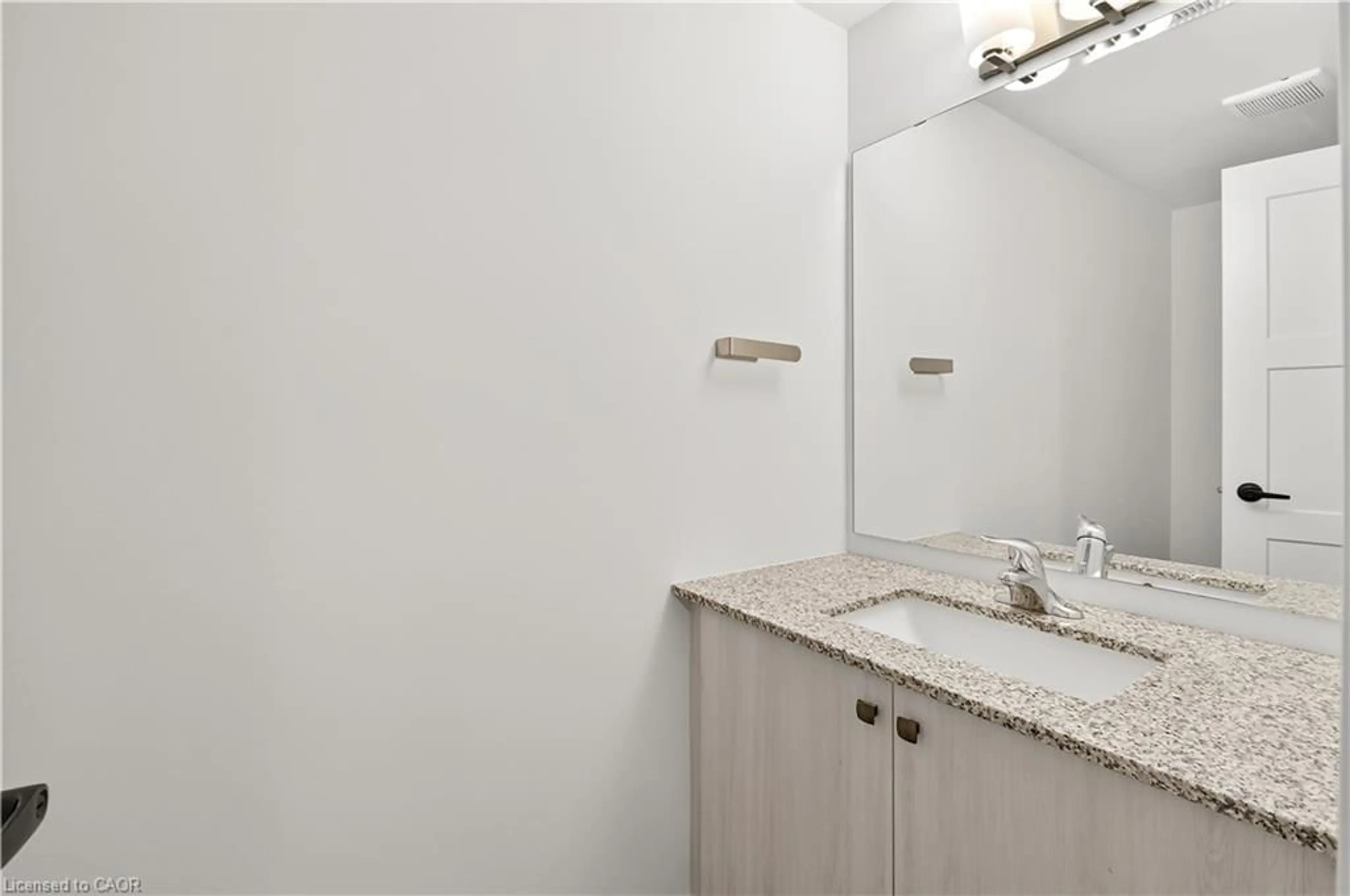 Standard bathroom, unknown for 29 Wagon Lane, Barrie Ontario L9J 0V4