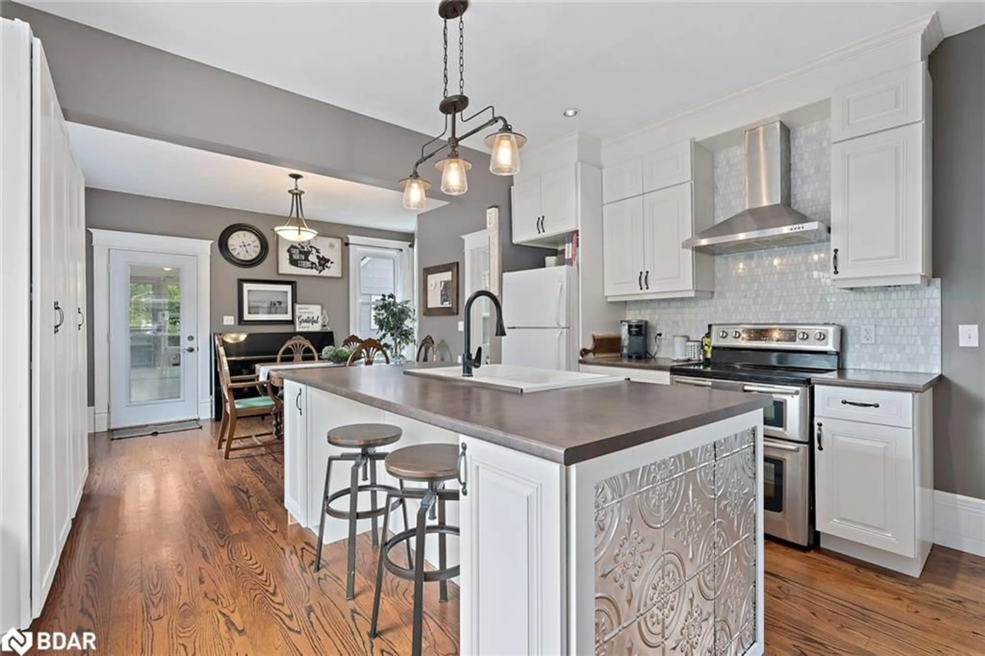 Open concept kitchen, unknown for 14 Verney St, Guelph Ontario N1H 1N4