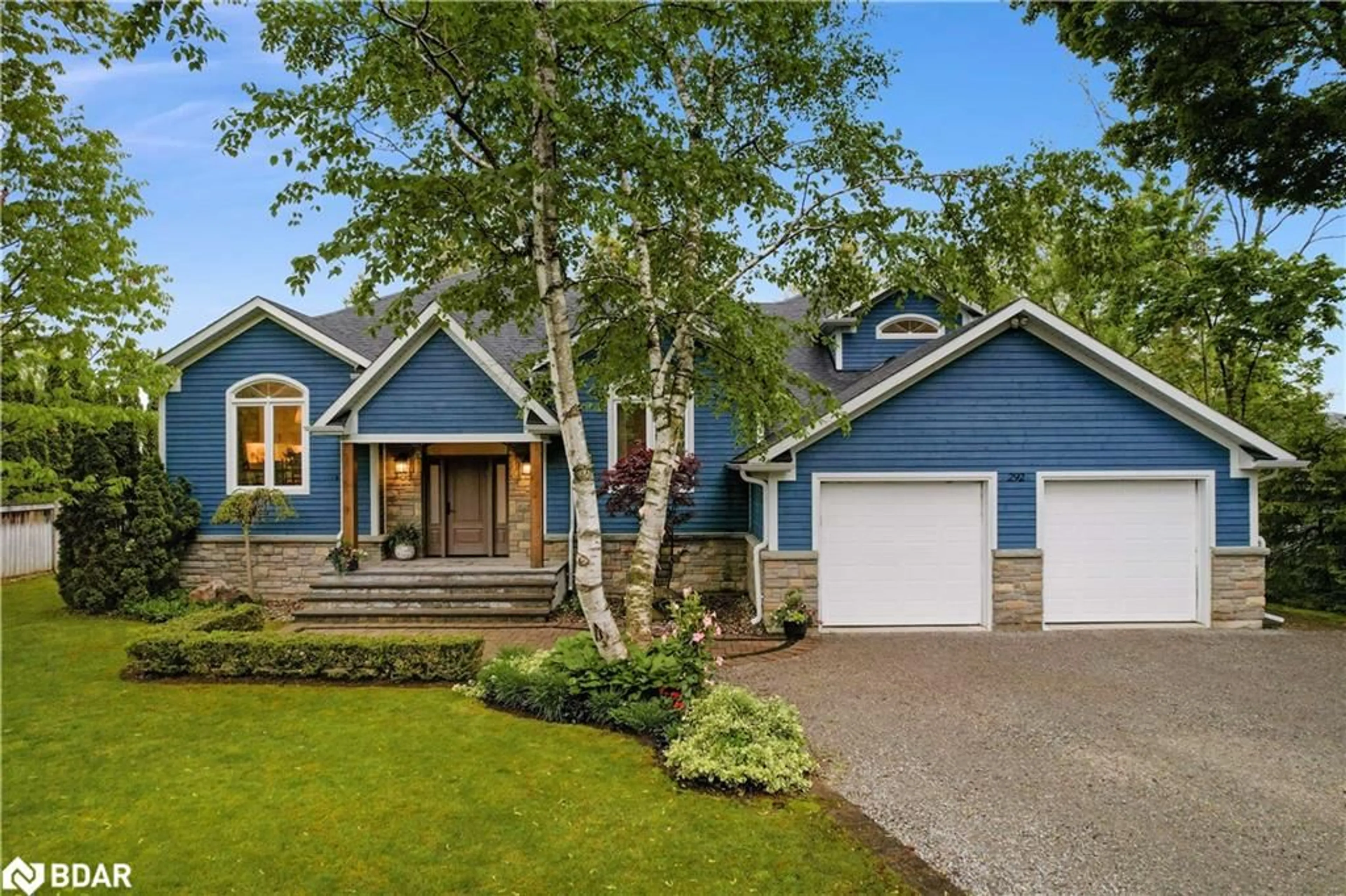 Home with vinyl exterior material, street for 292 Trillium Pl, Innisfil Ontario L9S 2X7