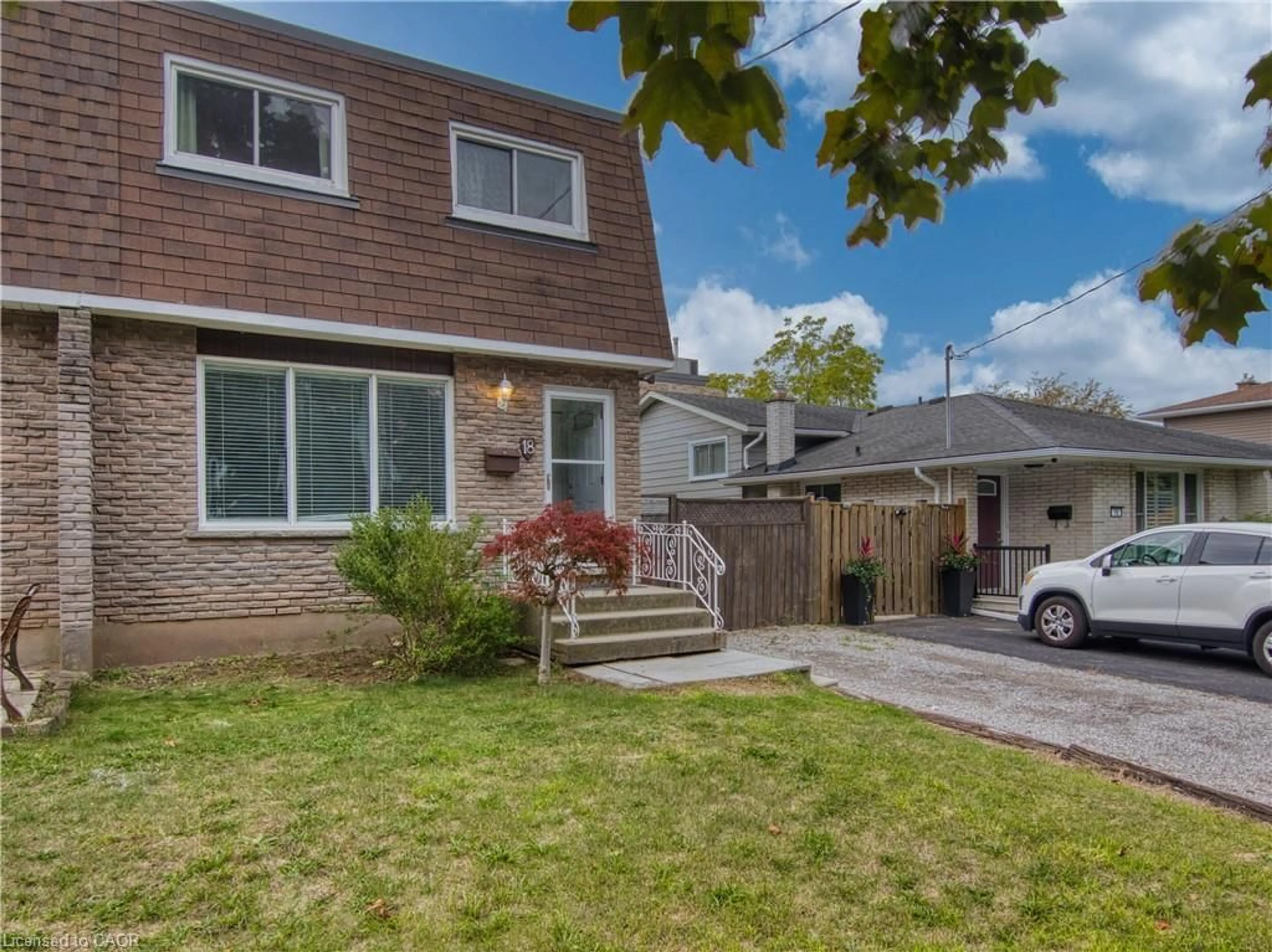 Unknown for 18 Prince Paul Cres, St. Catharines Ontario L2N 3A9