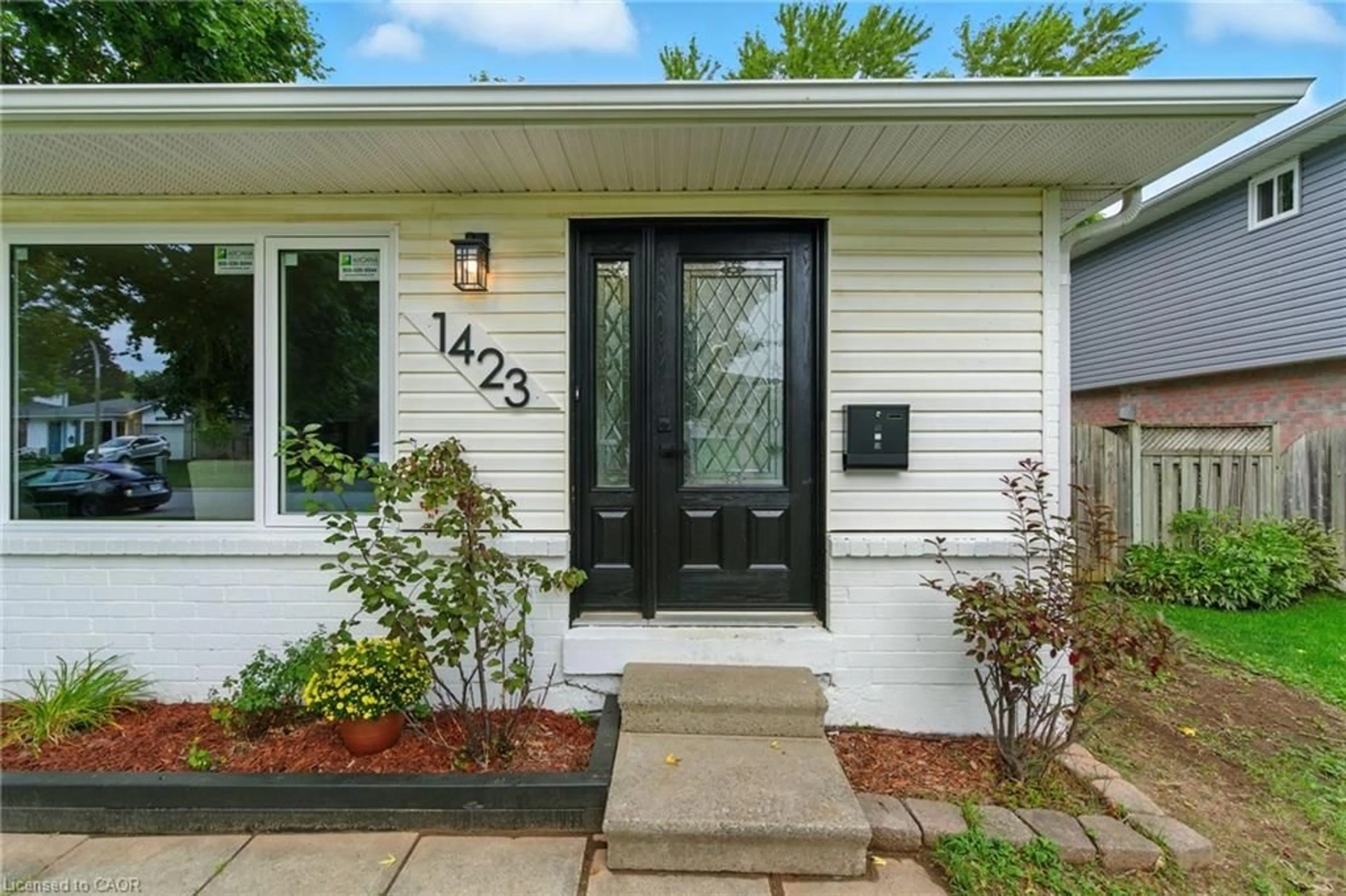 Unknown for 1423 Thornton Rd, Burlington Ontario L7M 1N6