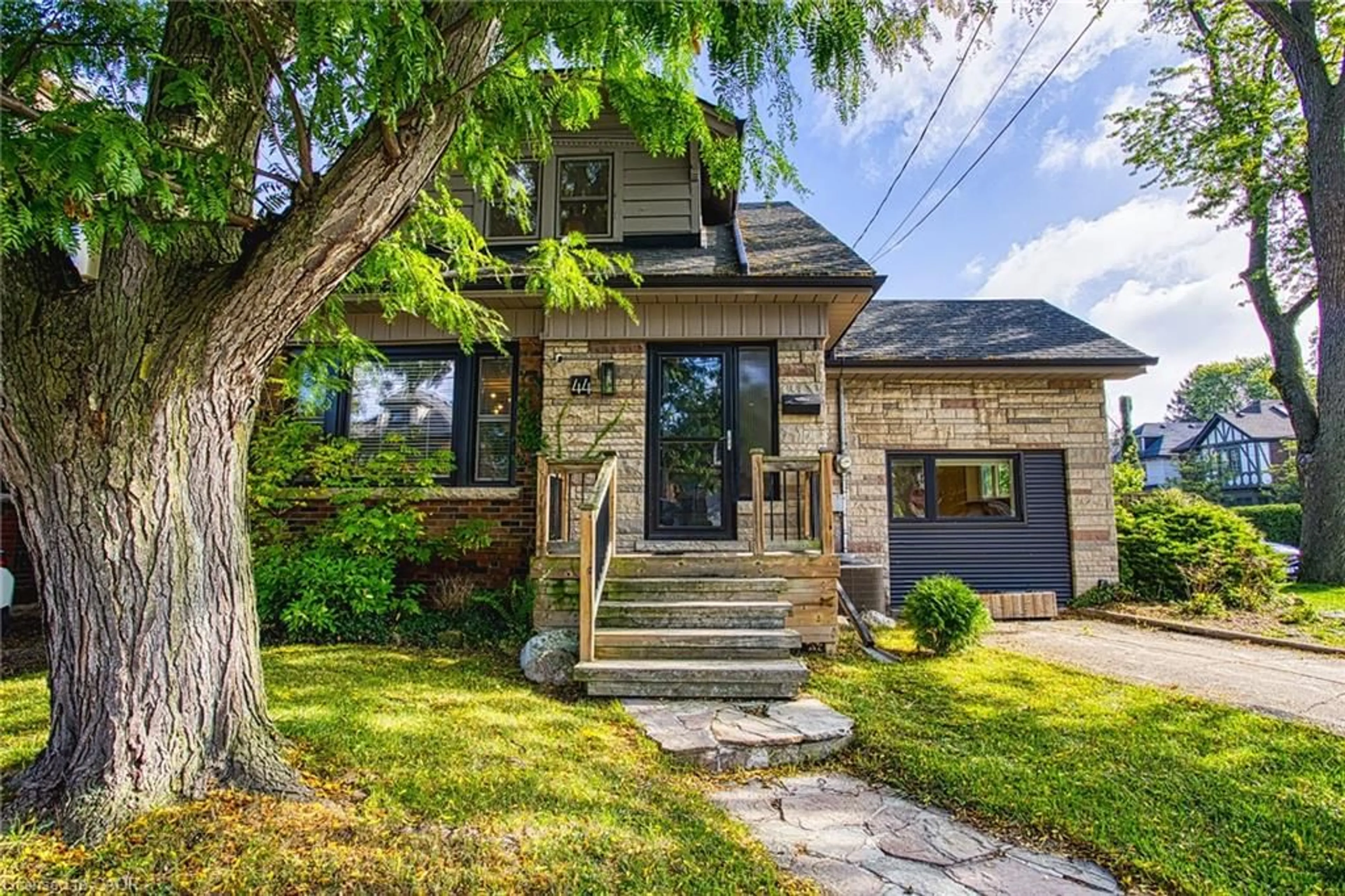 Home with brick exterior material, street for 44 Paisley Ave, Hamilton Ontario L8S 4G8