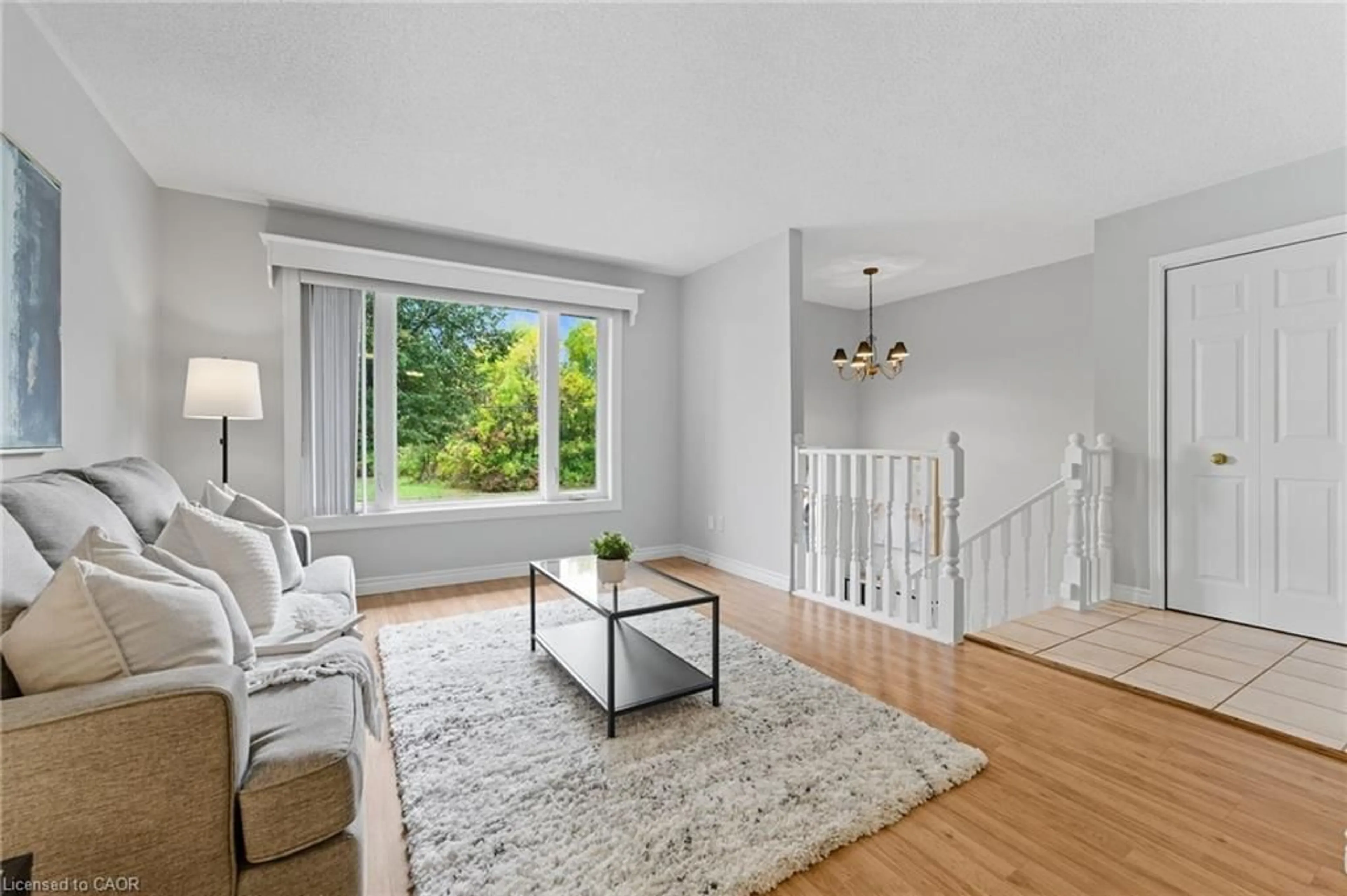 Living room with furniture, unknown for 4960 Greenlane Rd, Beamsville Ontario L0R 1B1