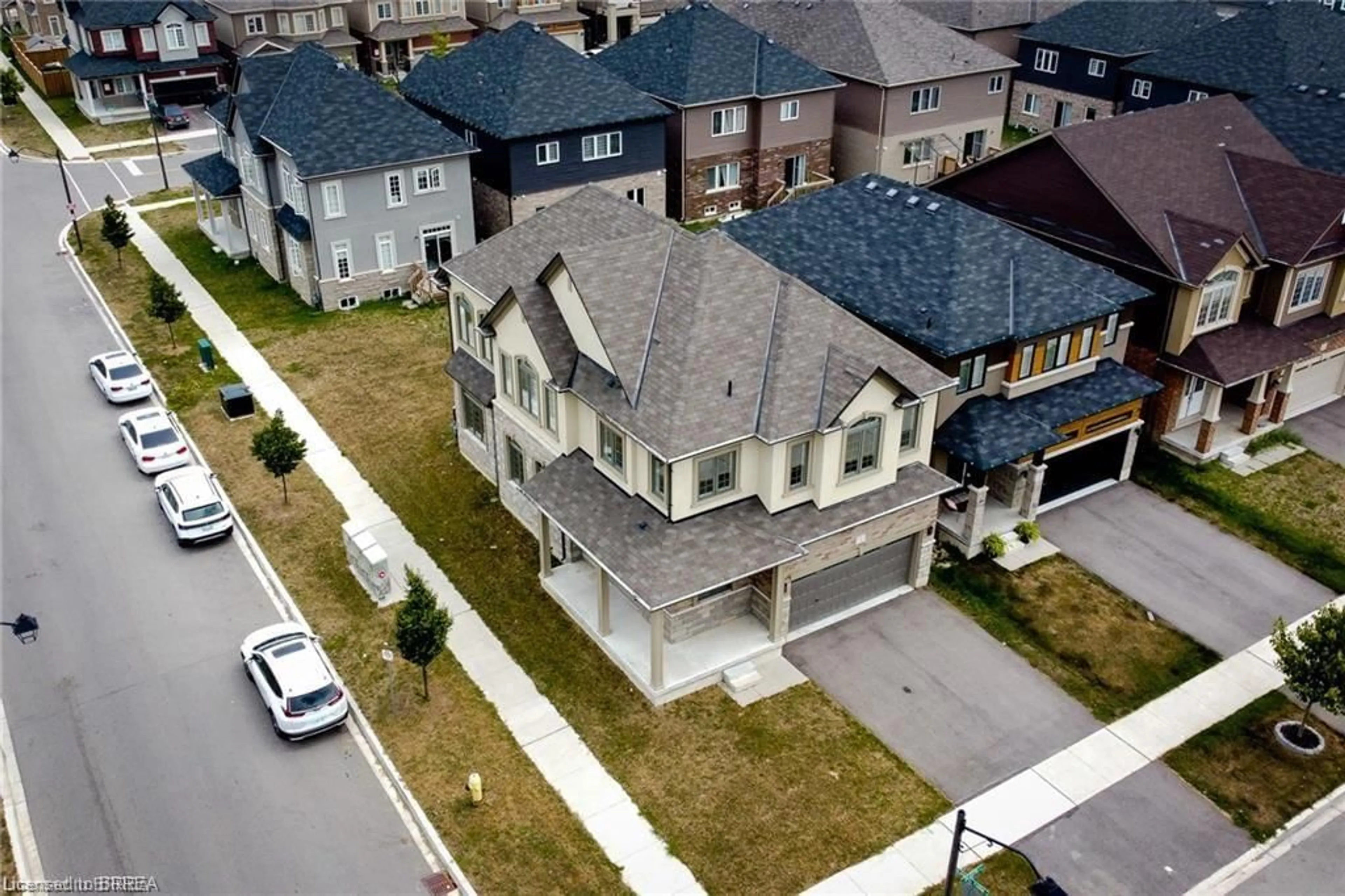 A pic from outside/outdoor area/front of a property/back of a property/a pic from drone, street for 1 Sleeth St, Brantford Ontario N3S 0J7