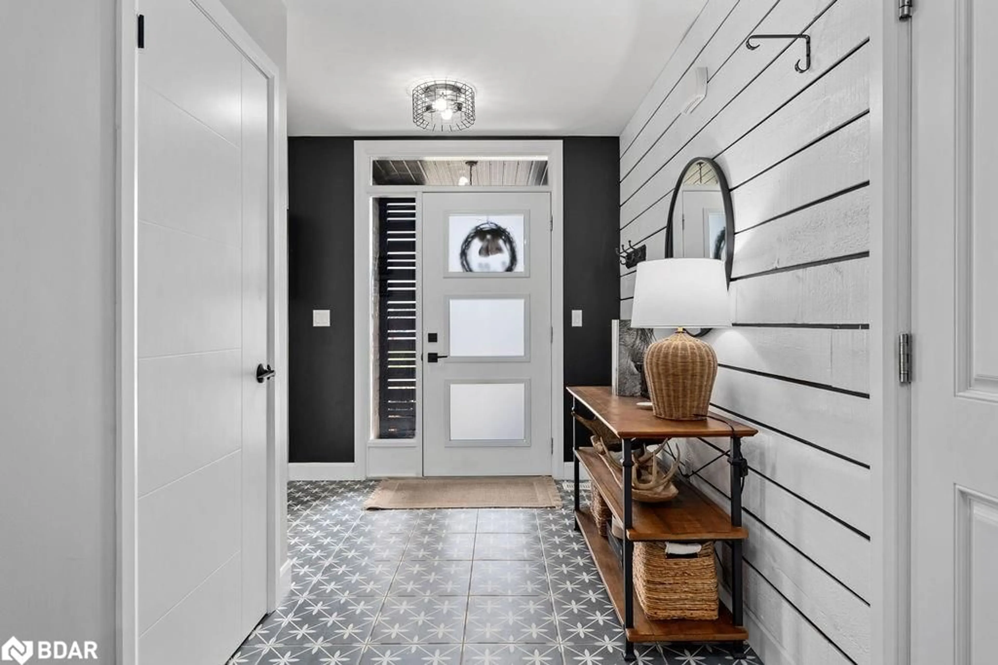 Indoor entryway for 42 Lehtinen Cres, Belleville Ontario K8P 0H4