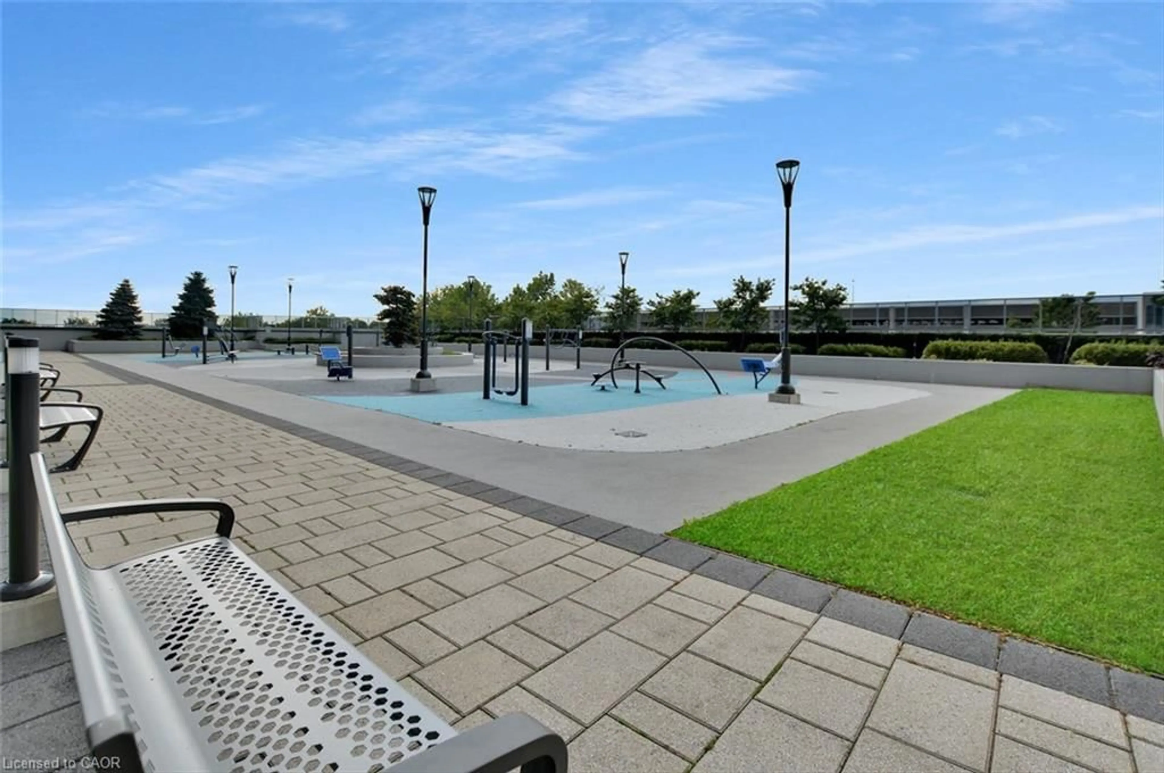 Pool for 2087 Fairview St #25, Burlington Ontario L7R 0E5