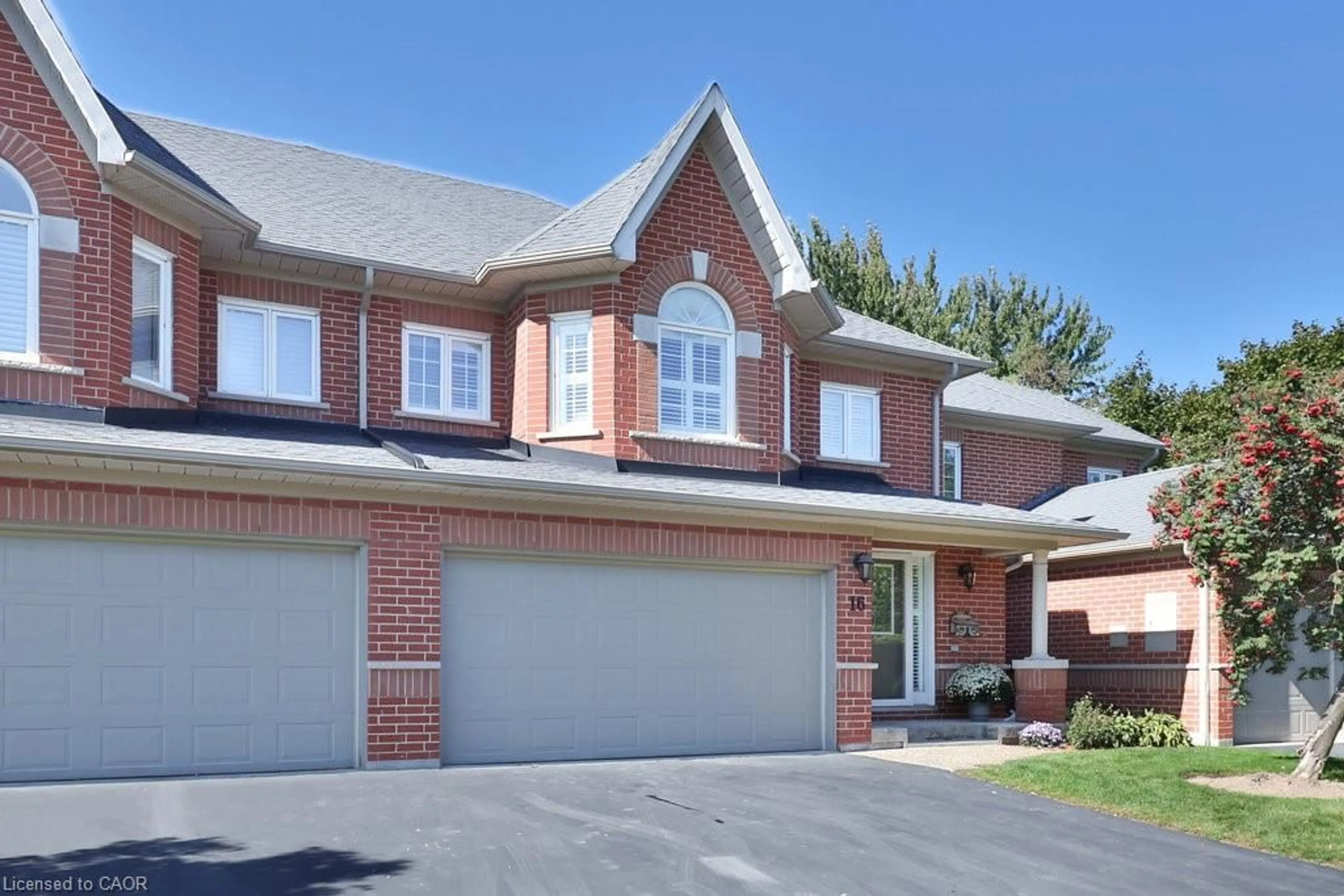 Home with brick exterior material, street for 2165 Country Club Dr #16, Burlington Ontario L7M 4H4