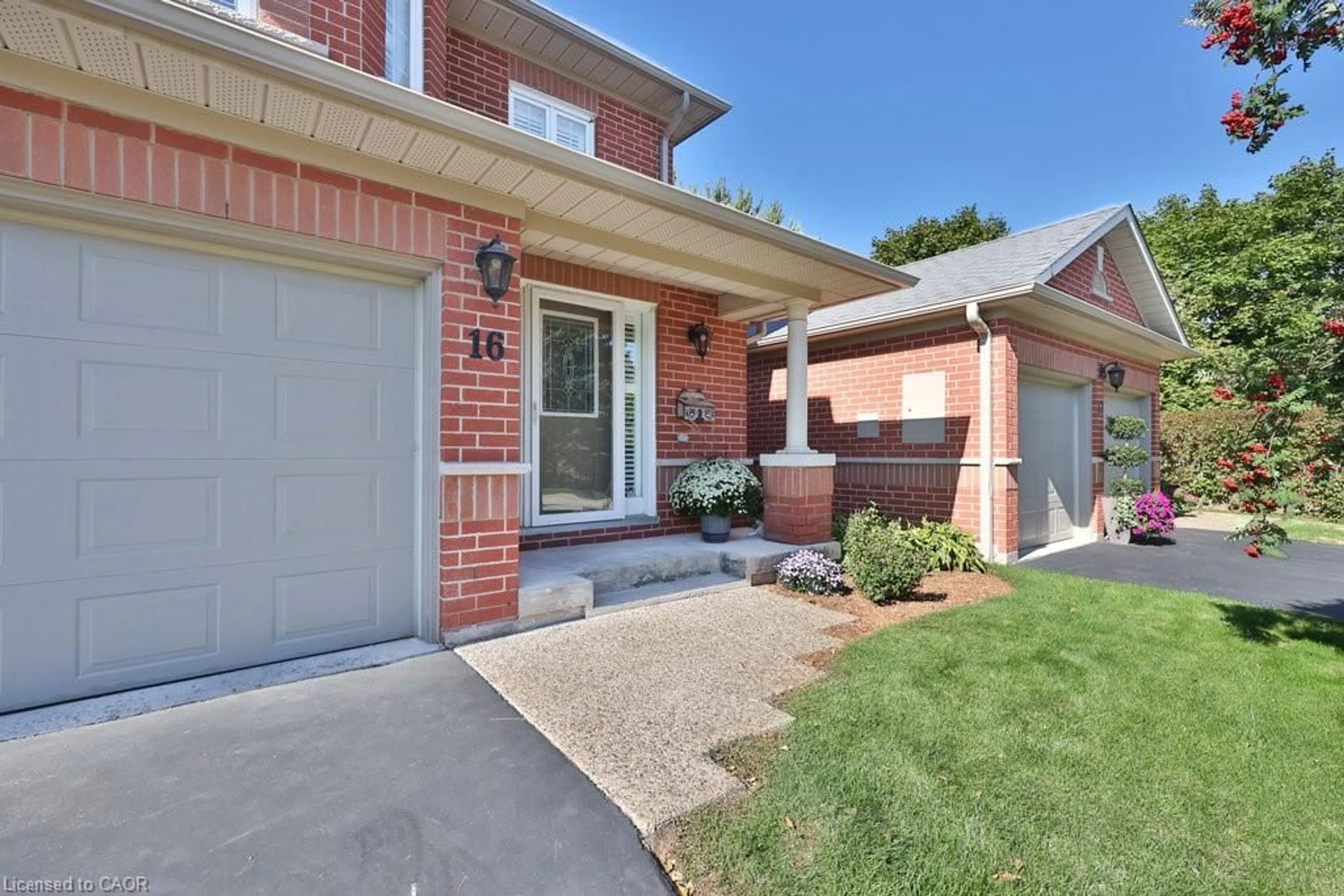 Home with brick exterior material, street for 2165 Country Club Dr #16, Burlington Ontario L7M 4H4