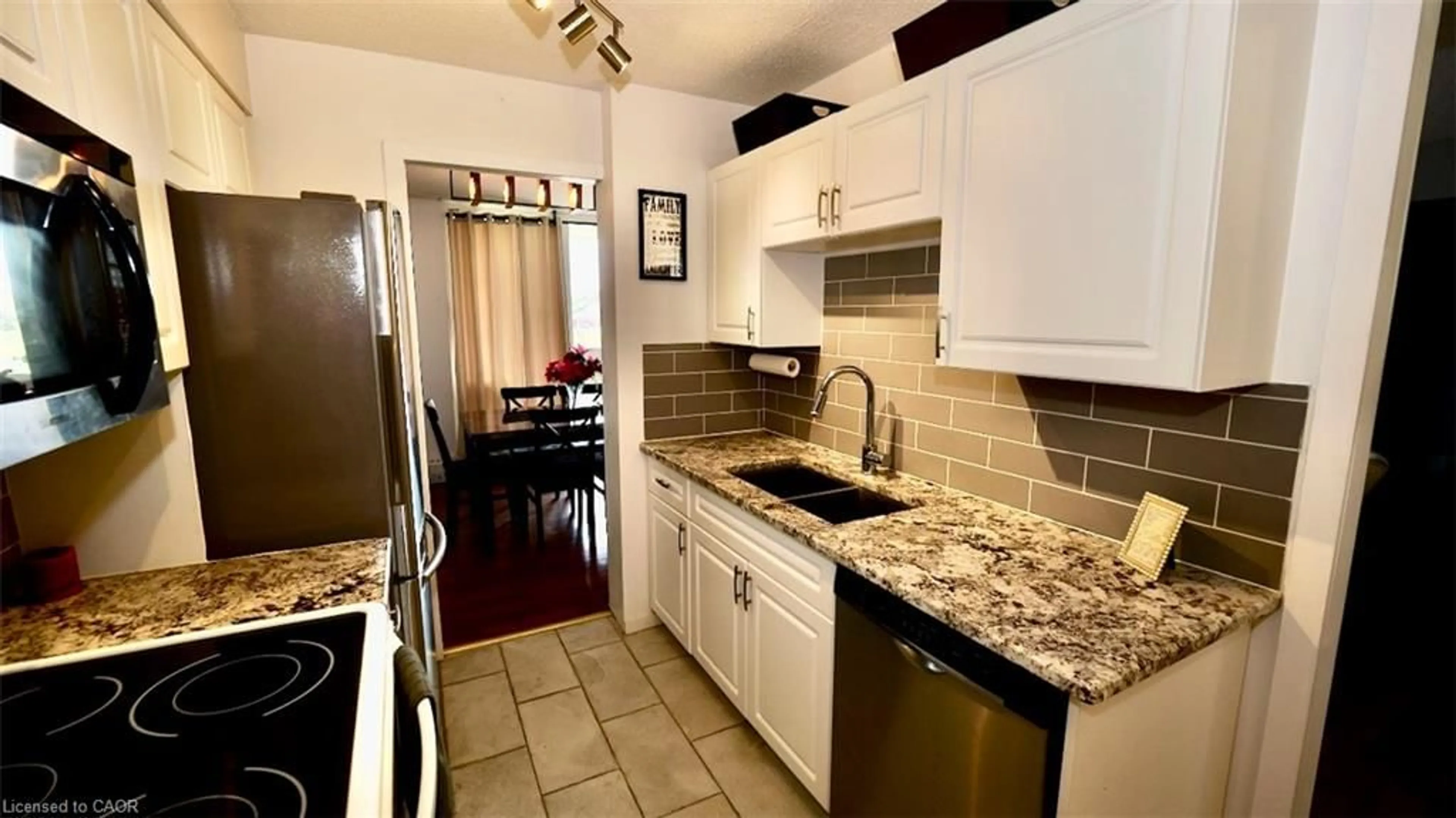 Standard kitchen, ceramic/tile floor for 225 Harvard Pl #603, Waterloo Ontario N2J 4H4