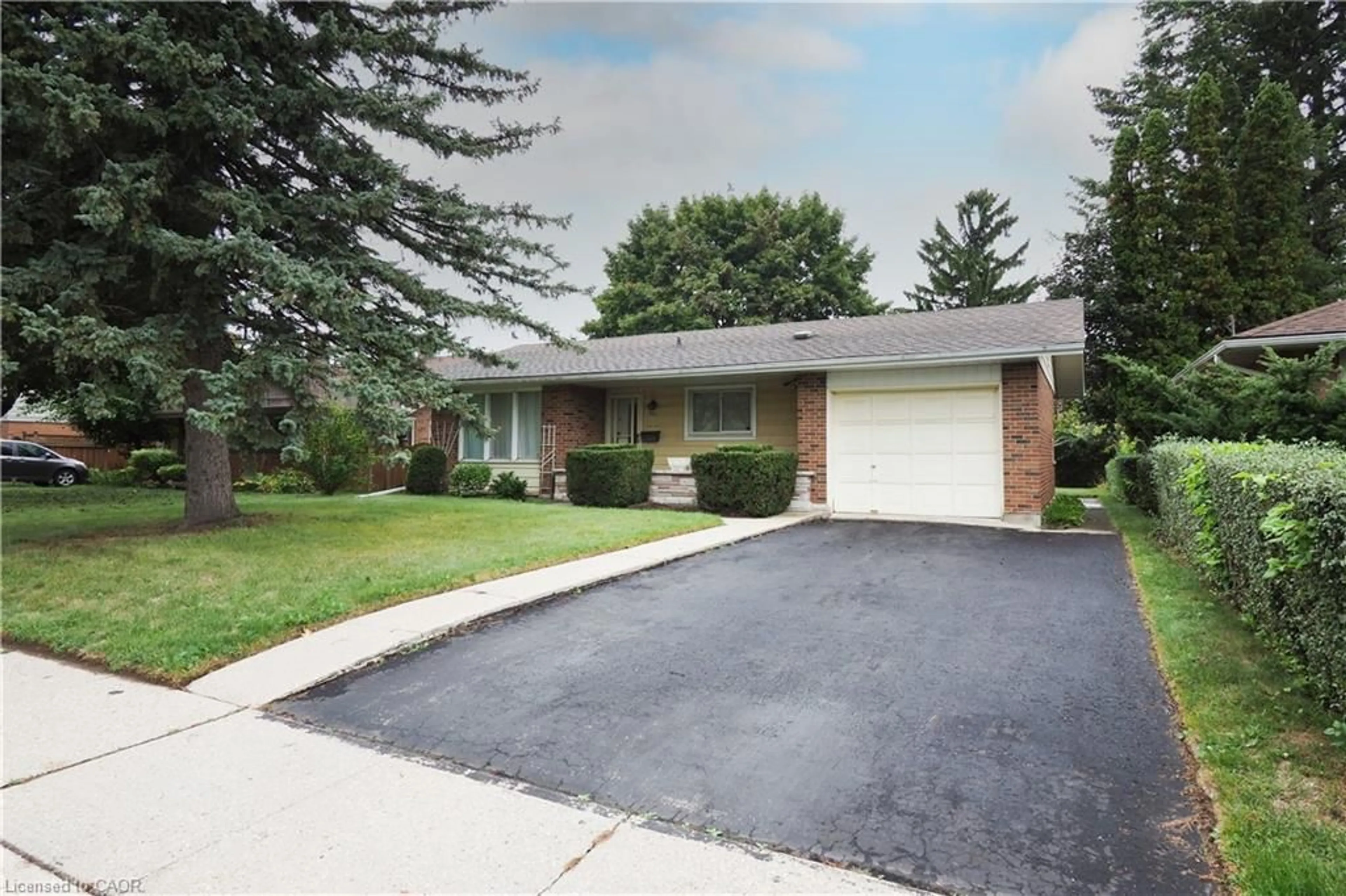 Home with brick exterior material, street for 881 Dunbar Rd, Cambridge Ontario N3H 2T6