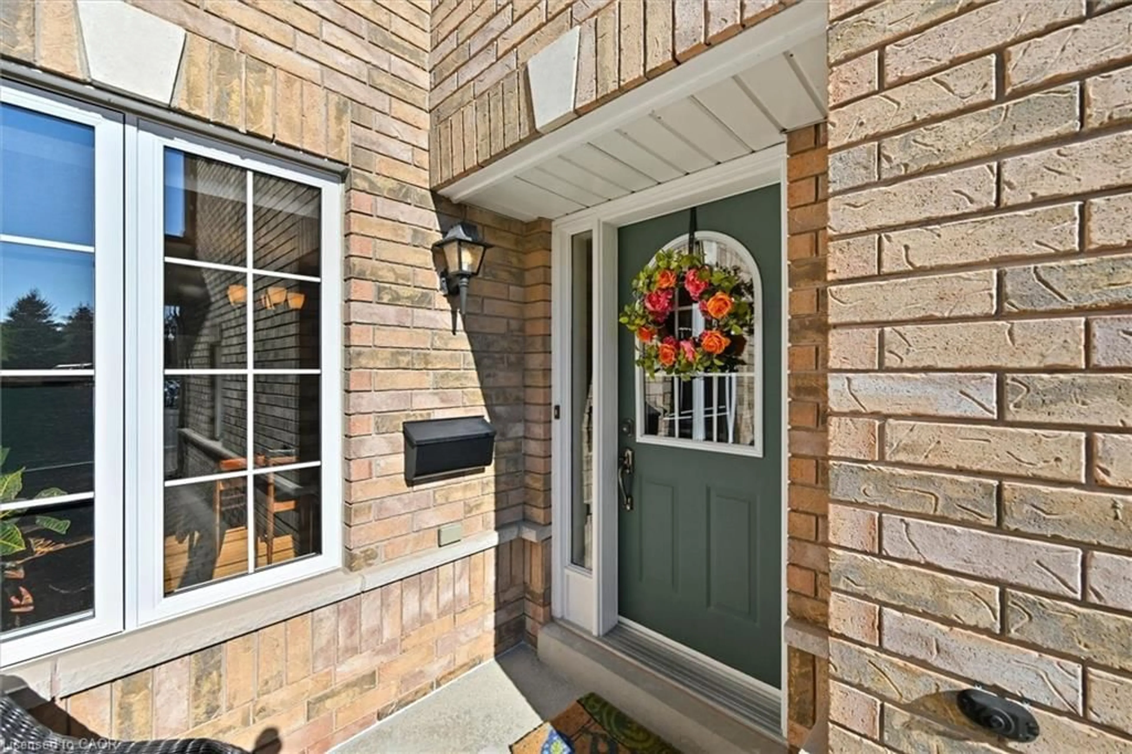 Indoor entryway for 3045 New St #41, Burlington Ontario L7N 3V9