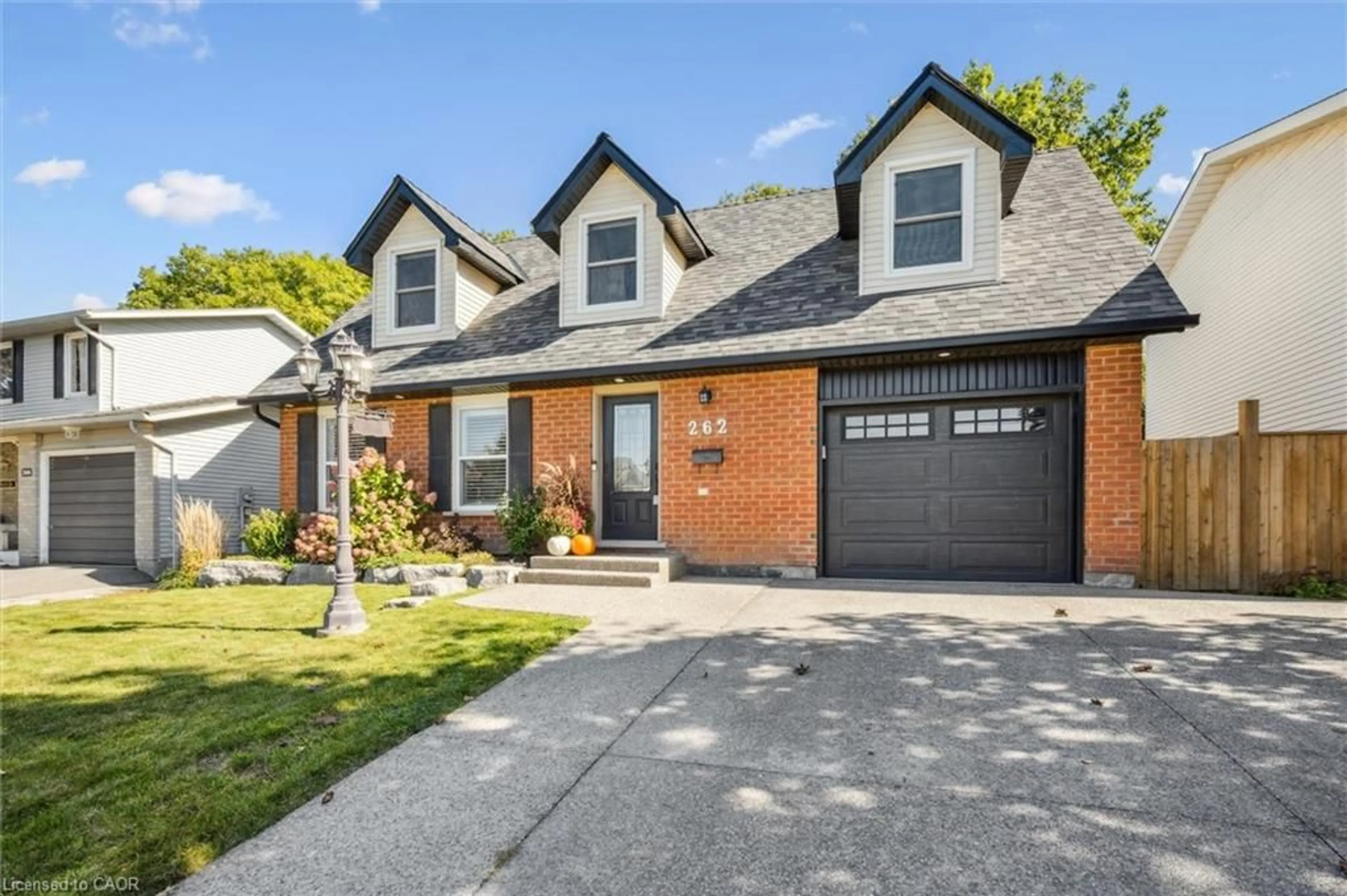 Home with brick exterior material, street for 262 Grand Ridge Dr, Cambridge Ontario N1S 4W8