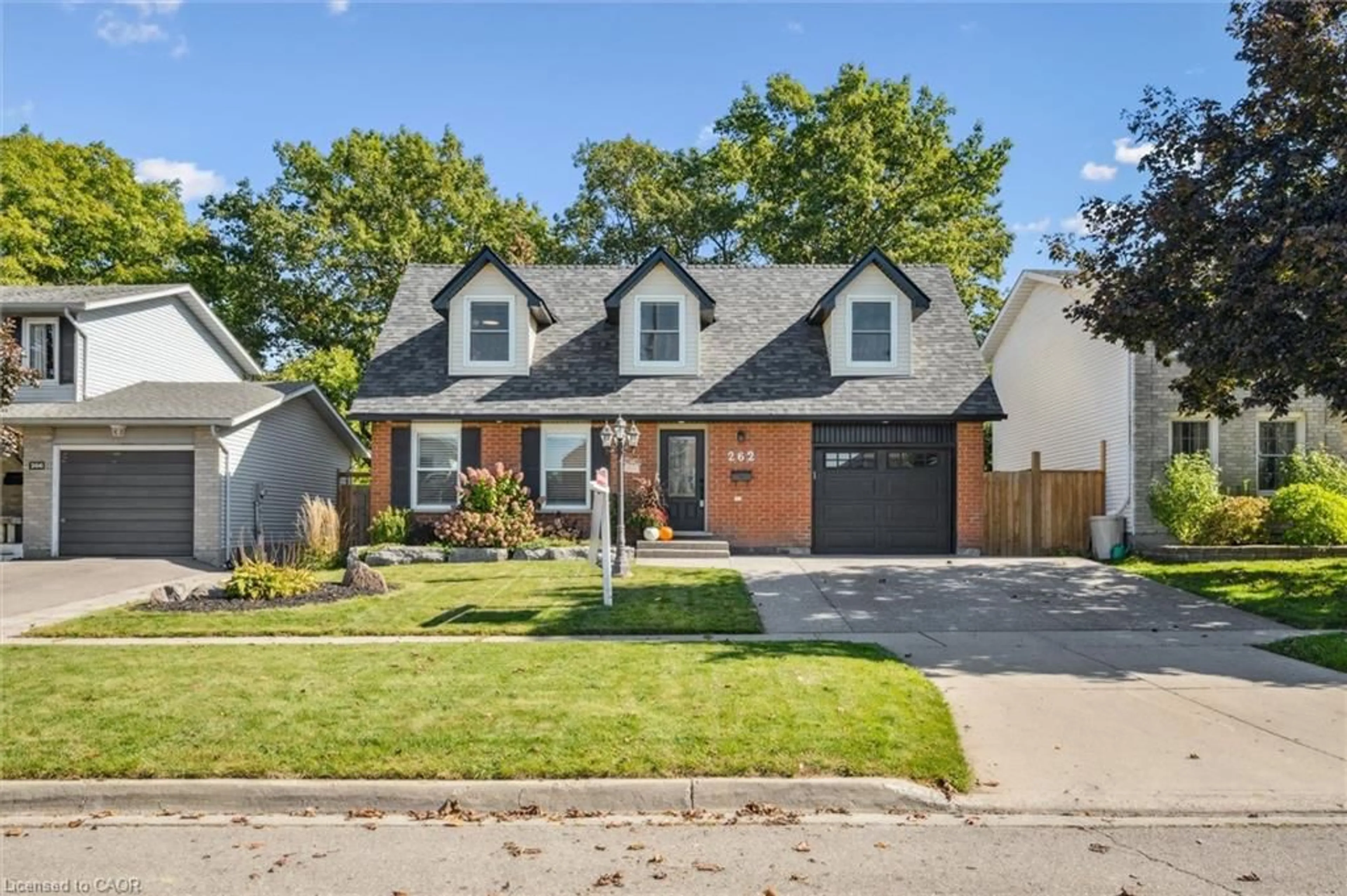Home with brick exterior material, street for 262 Grand Ridge Dr, Cambridge Ontario N1S 4W8