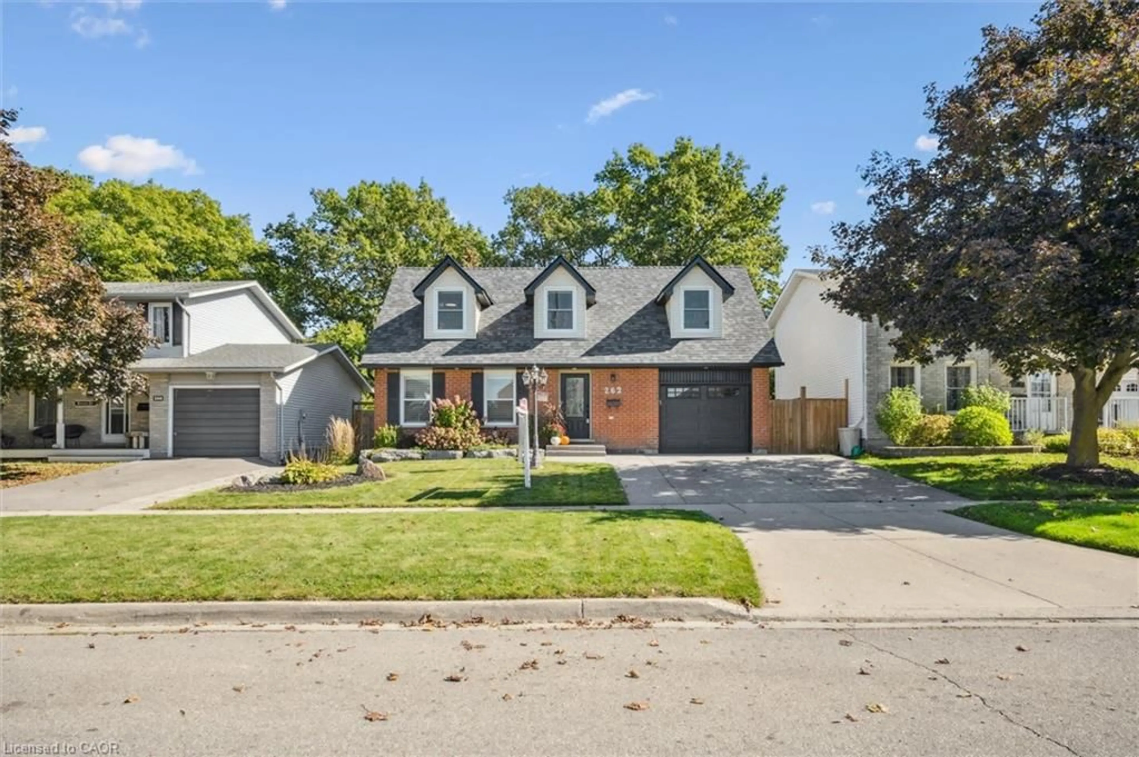 Home with brick exterior material, street for 262 Grand Ridge Dr, Cambridge Ontario N1S 4W8
