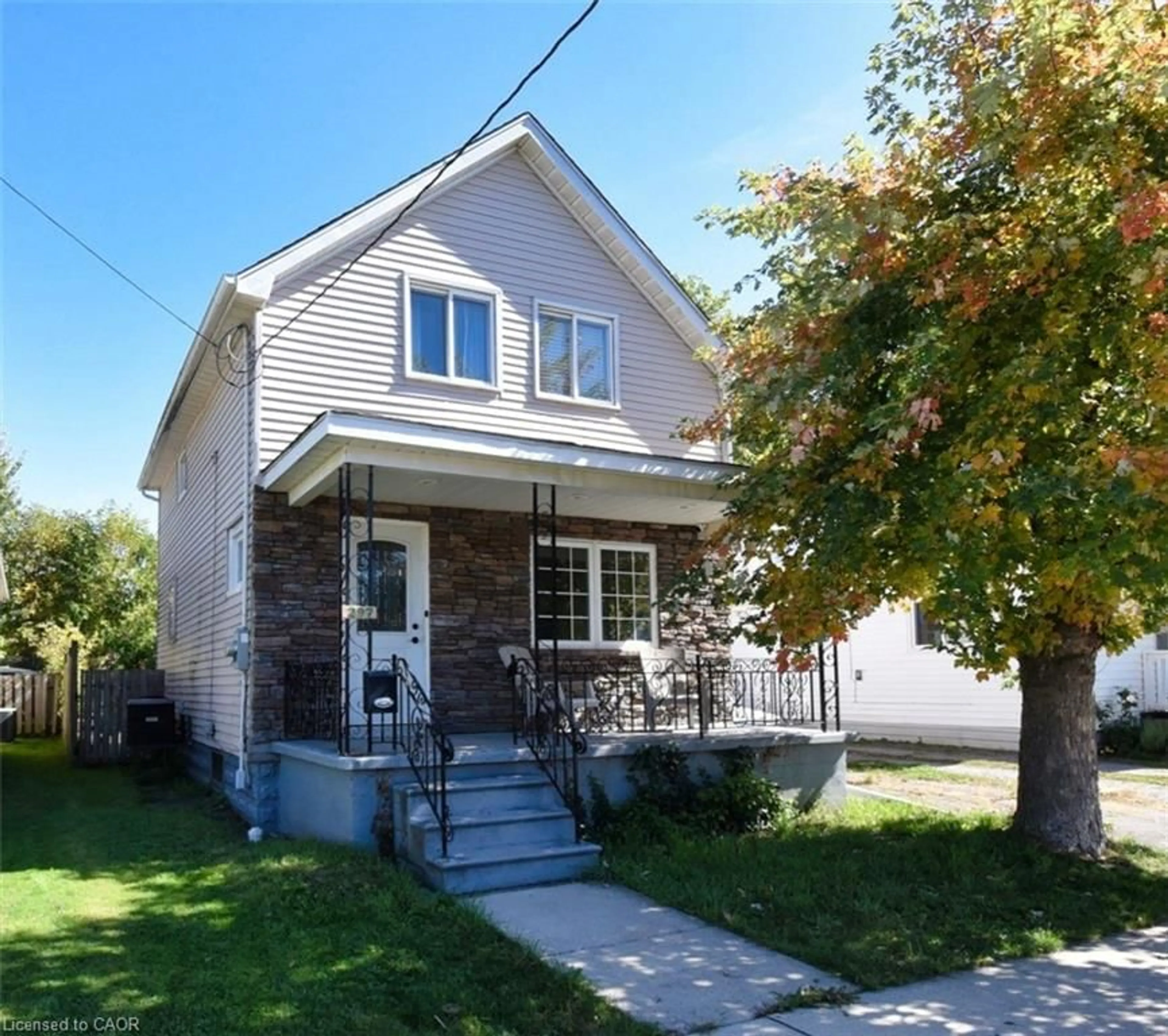 Home with brick exterior material, street for 297 Wright St, Welland Ontario L3B 2K4