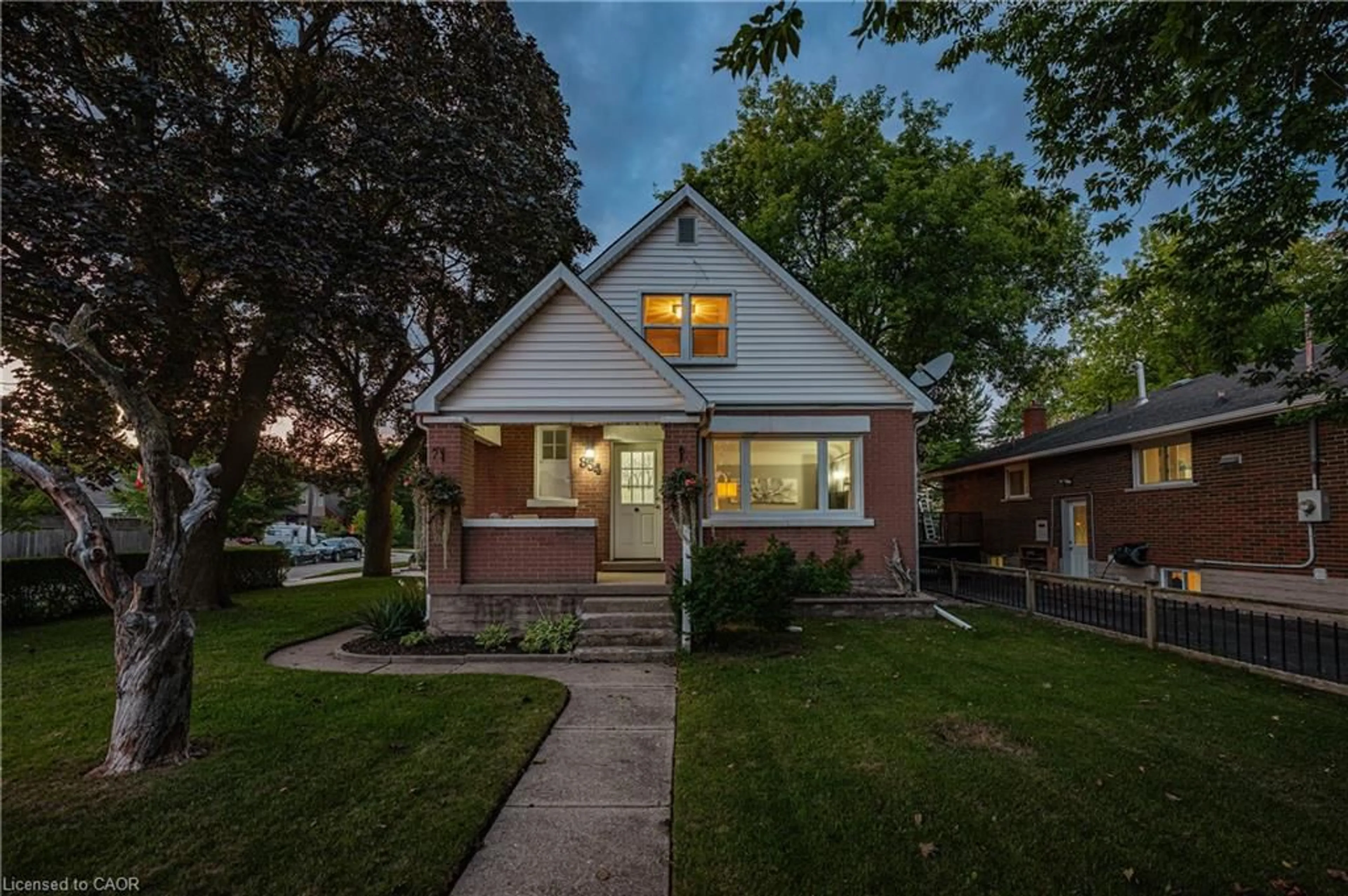 Home with brick exterior material, street for 854 Guelph St, Kitchener Ontario N2H 5Z5