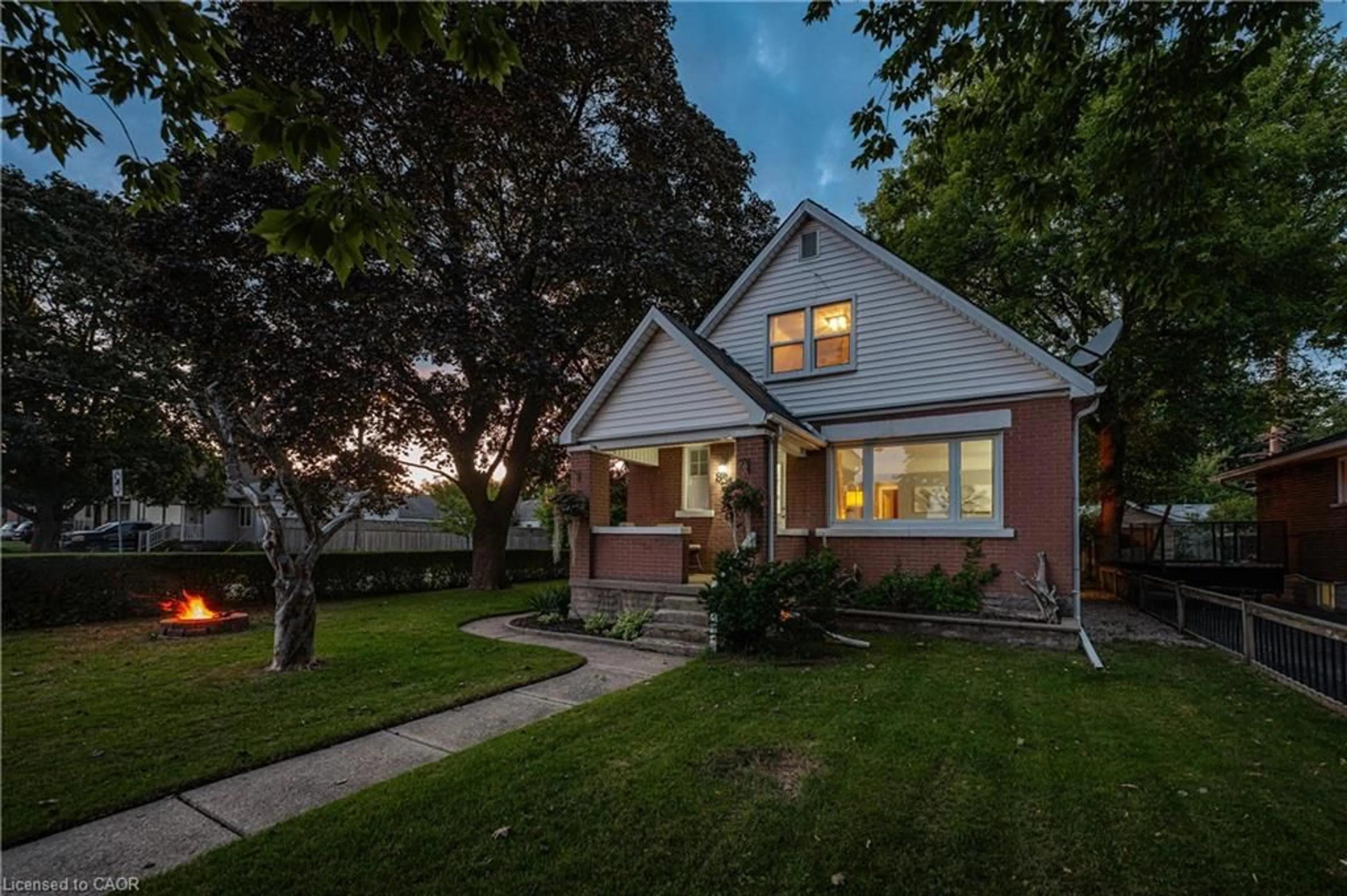 Home with brick exterior material, street for 854 Guelph St, Kitchener Ontario N2H 5Z5