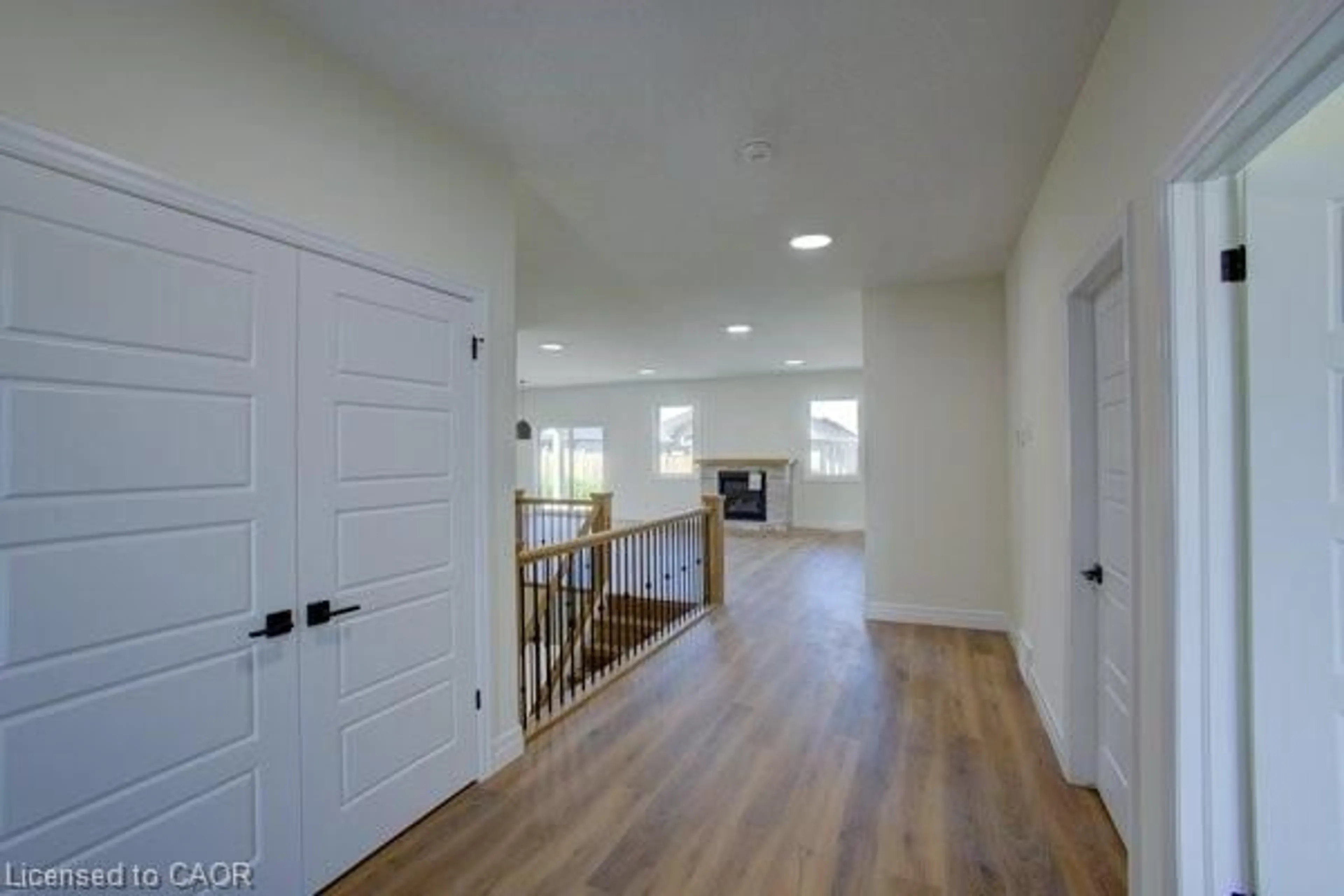 Indoor entryway for 128 Pugh St, Milverton Ontario N0K 1M0