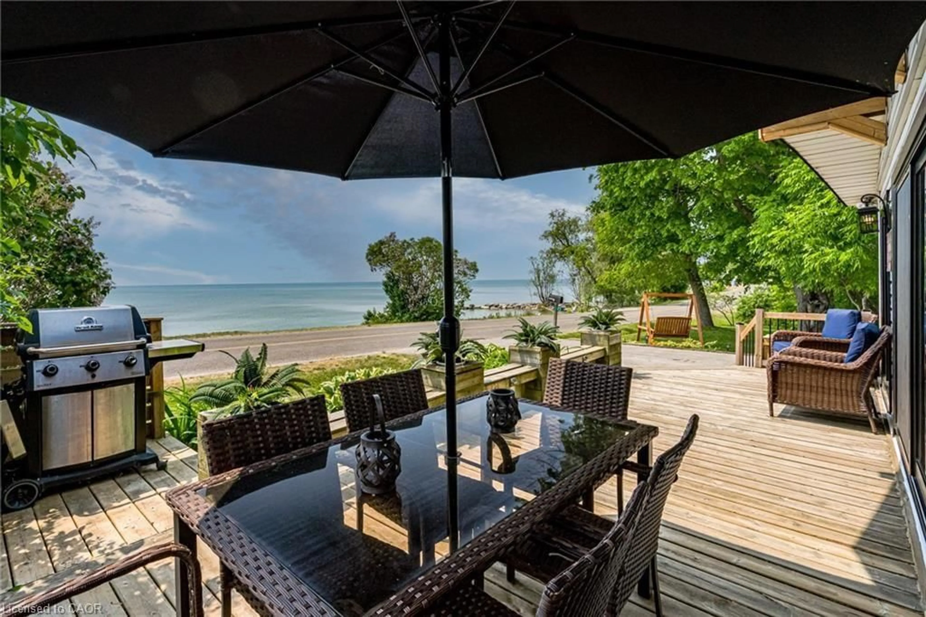 Patio, water/lake/river/ocean view for 71 Lakeshore Rd, Selkirk Ontario N0A 1P0