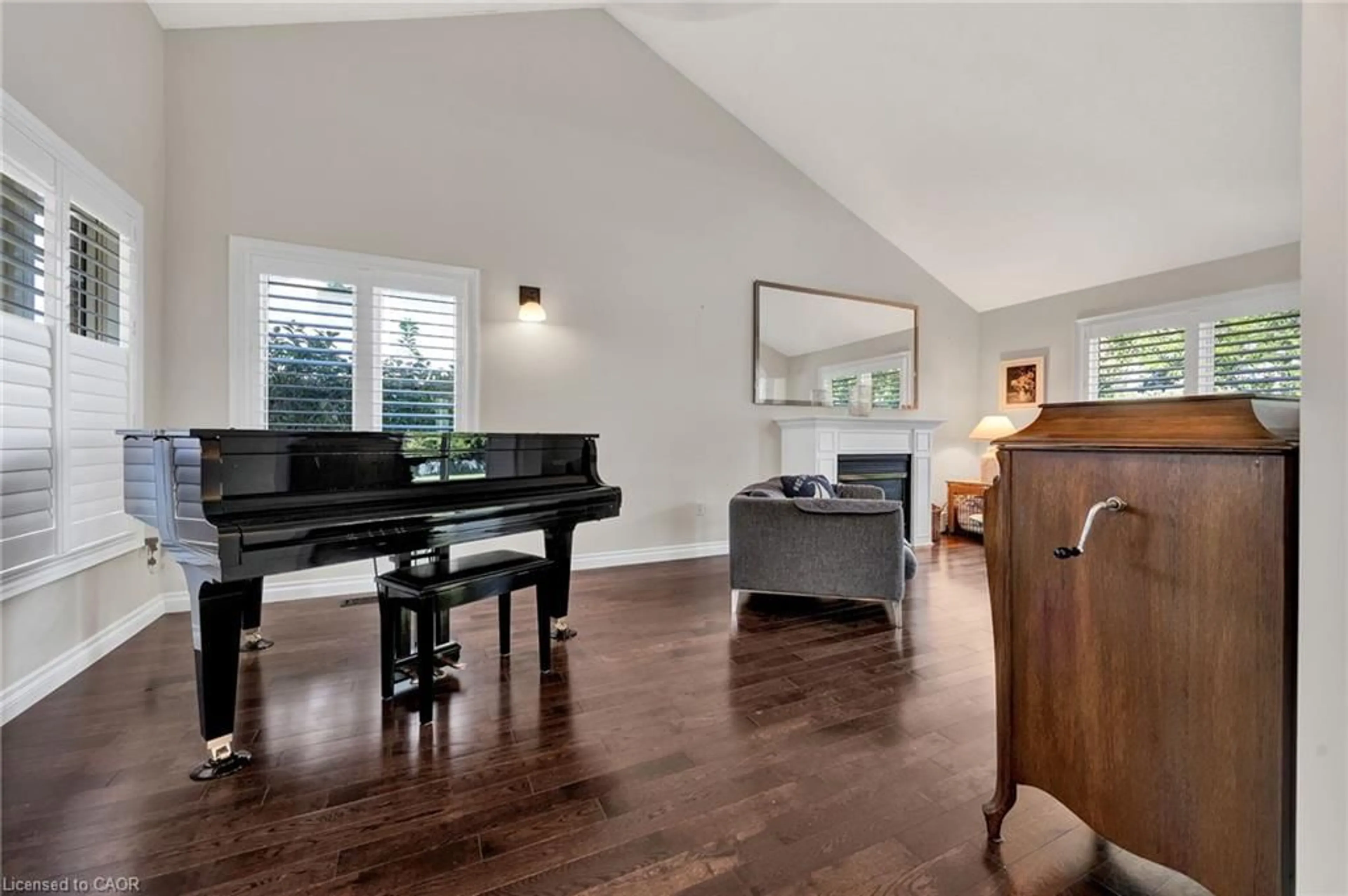 Living room with furniture, wood/laminate floor for 10 Joshua Crt, Plattsville Ontario N0J 1S0